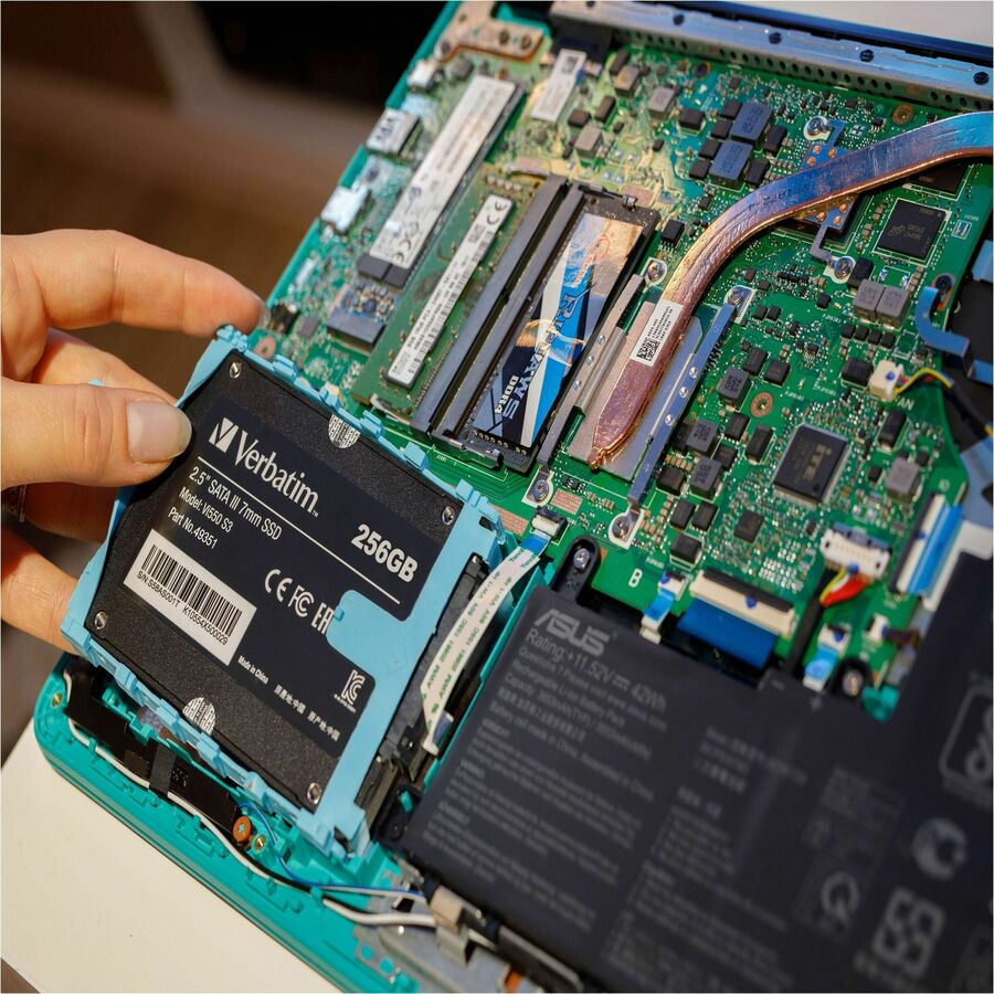 verbatim-256gb-vi550-sata-iii-25-internal-ssd-560-mb-s-maximum-read-transfer-rate-3-year-warranty_ver49351 - 2