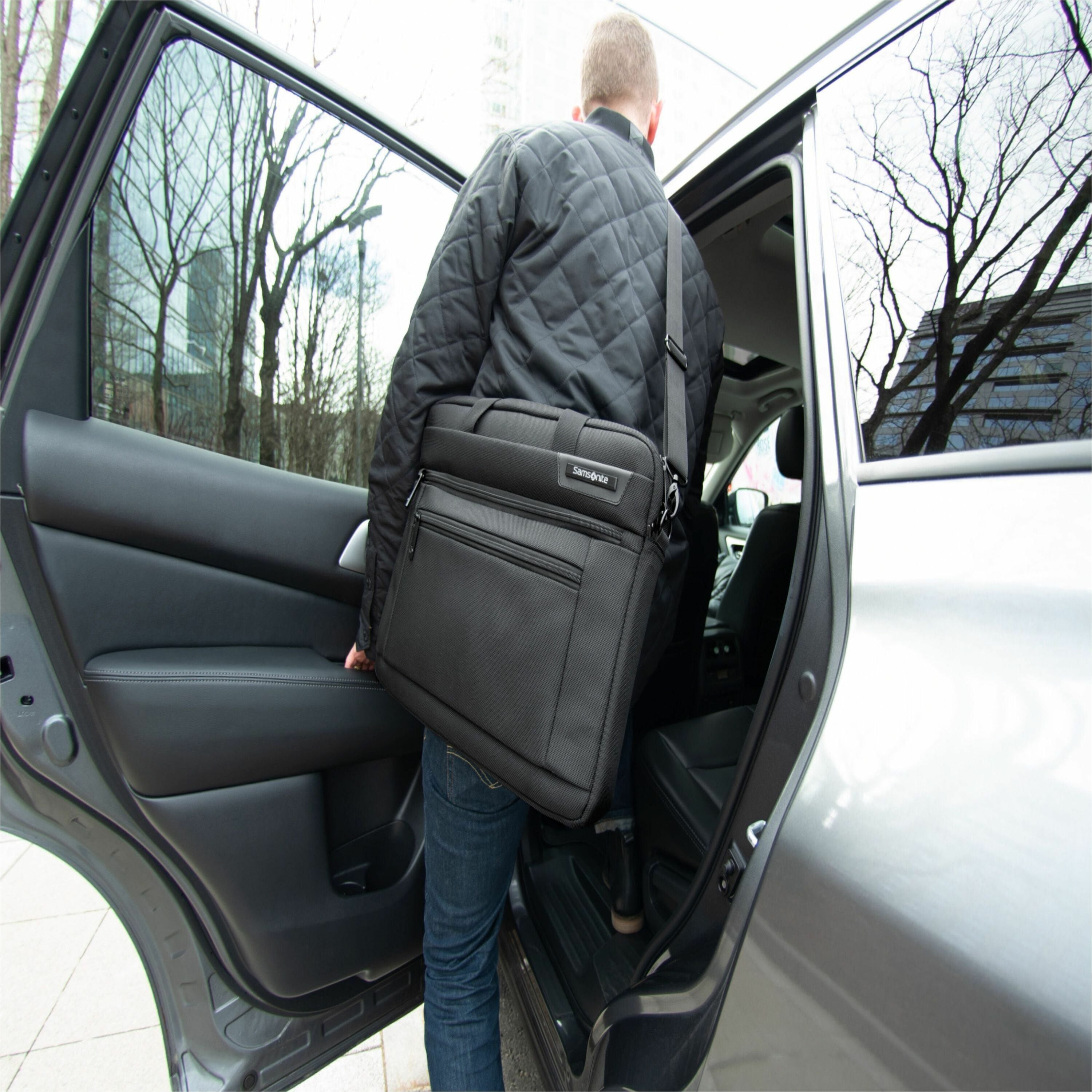 Samsonite Classic Business 2.0 Carrying Case (Briefcase) for 15.6" Notebook, Tablet - Black - Polyester Body - Handle, Carrying Strap - Unisex