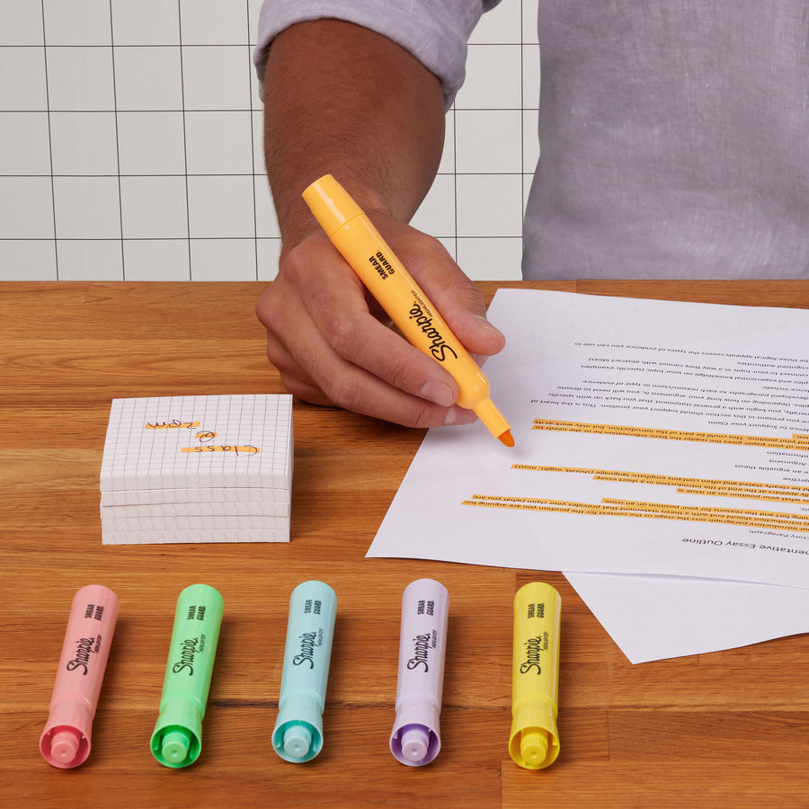 sharpie-smearguard-tank-style-highlighters-wide-narrow-marker-point-chisel-marker-point-style-assorted-6-pack_san2157488 - 2