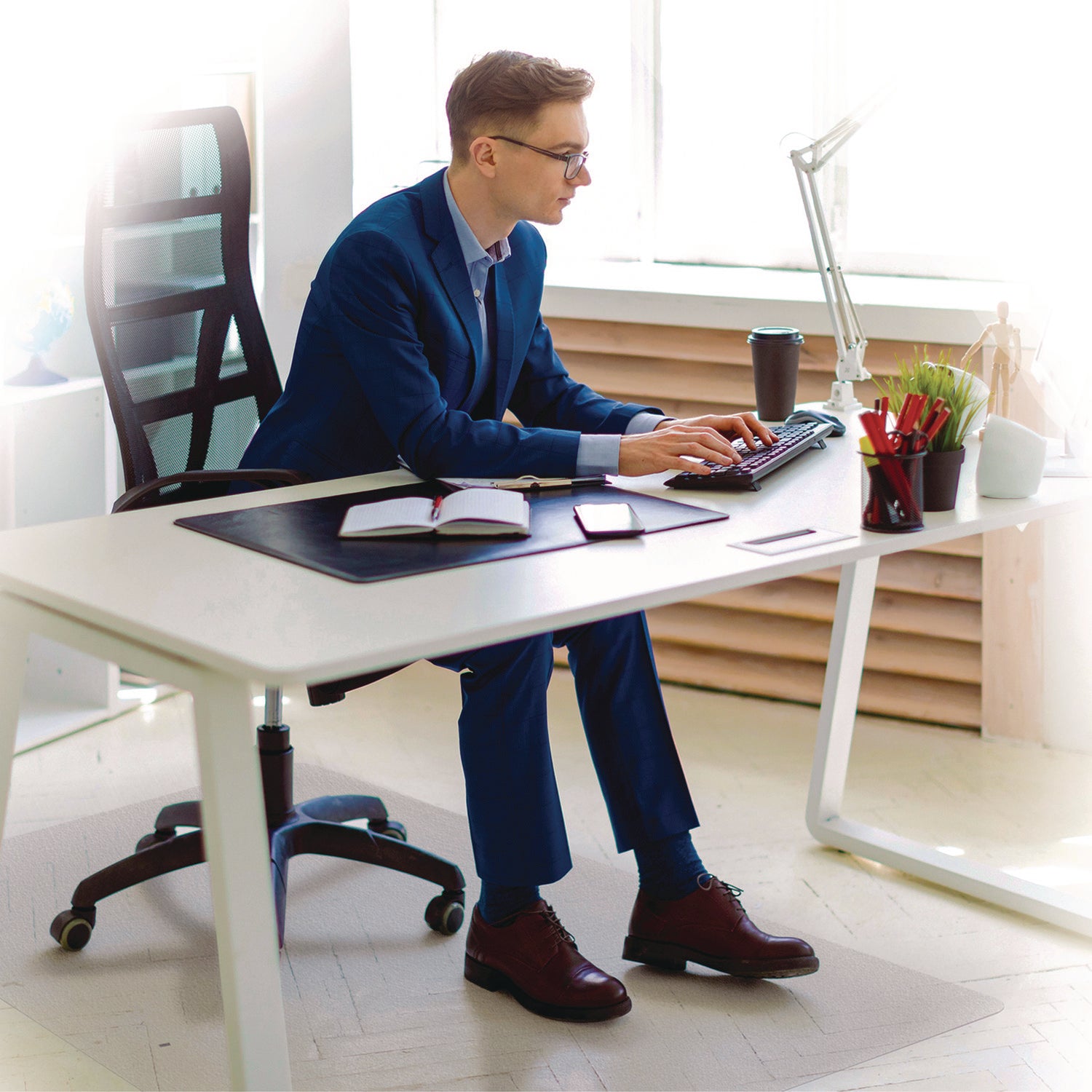 ecotex-marlon-bioplus-rectangular-polycarbonate-chair-mat-for-hard-floors-rectangular-46-x-60-clear_flrnrcmflbs0004 - 1