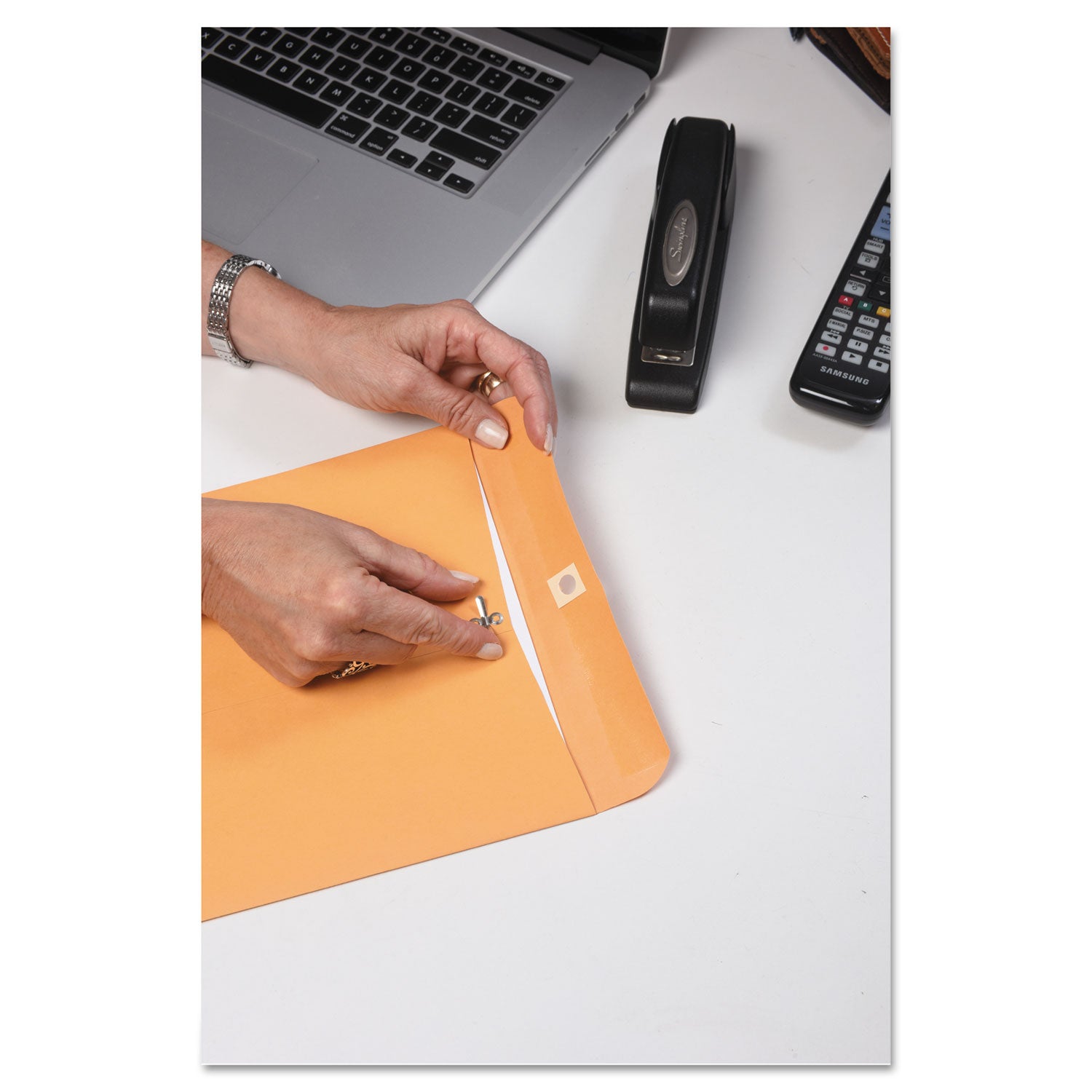 Clasp Envelope, 32 lb Bond Weight Kraft, #10 1/2, Square Flap, Clasp/Gummed Closure, 9 x 12, Brown Kraft, 100/Box -