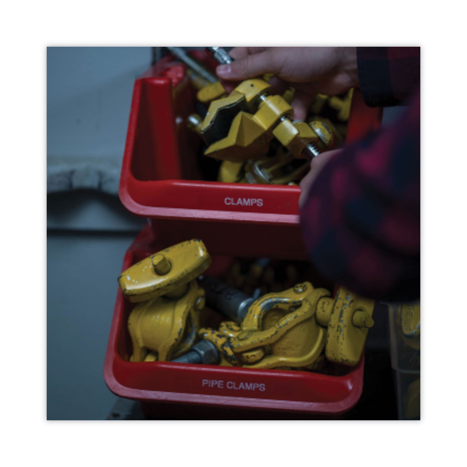 tz-extra-strength-adhesive-laminated-labeling-tape-047-x-262-ft-white-on-clear_brttzes135 - 3