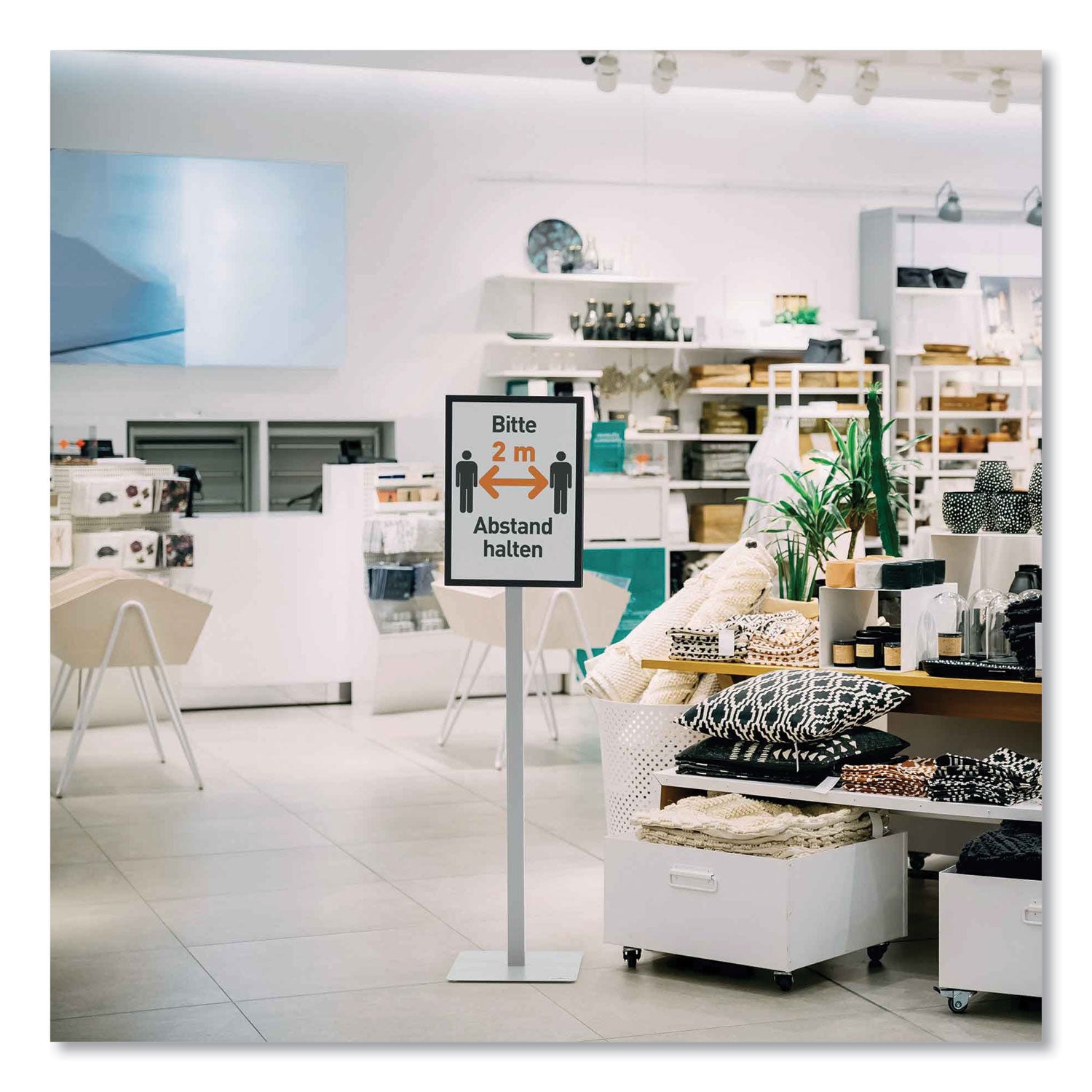 info-basic-floor-stand-5531-tall-black-stand-11-x-17-face_dbl501157 - 2