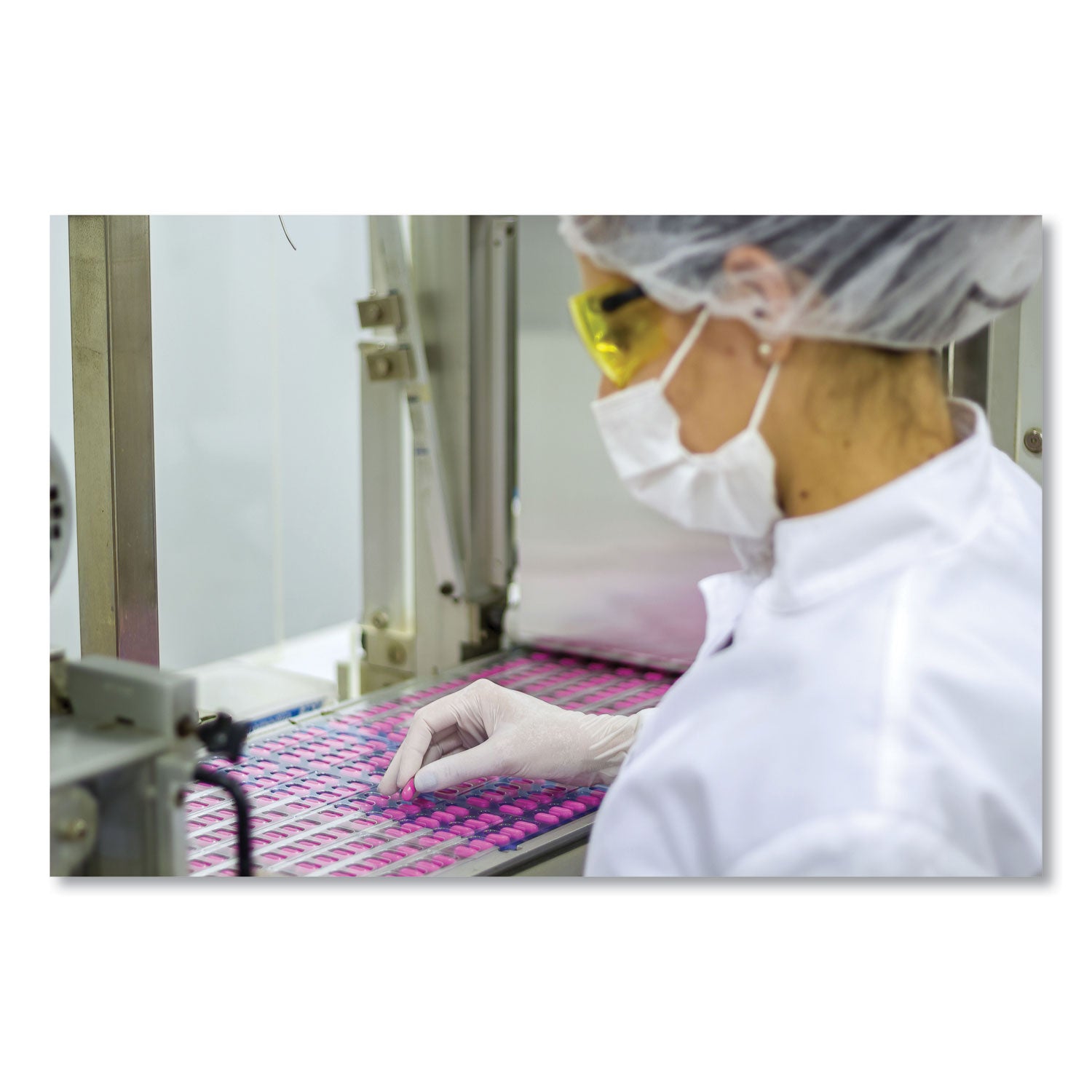 stretch-vinyl-examination-gloves-cream-medium-100-box-10-boxes-carton_sezscvnp103 - 2