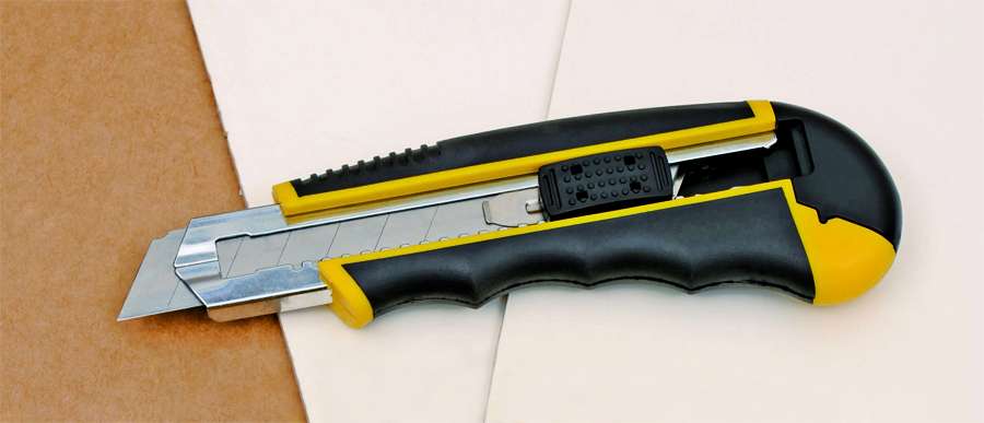 3/4" Auto Reloaded Utility Knife with 8 Pieces Blades - 2
