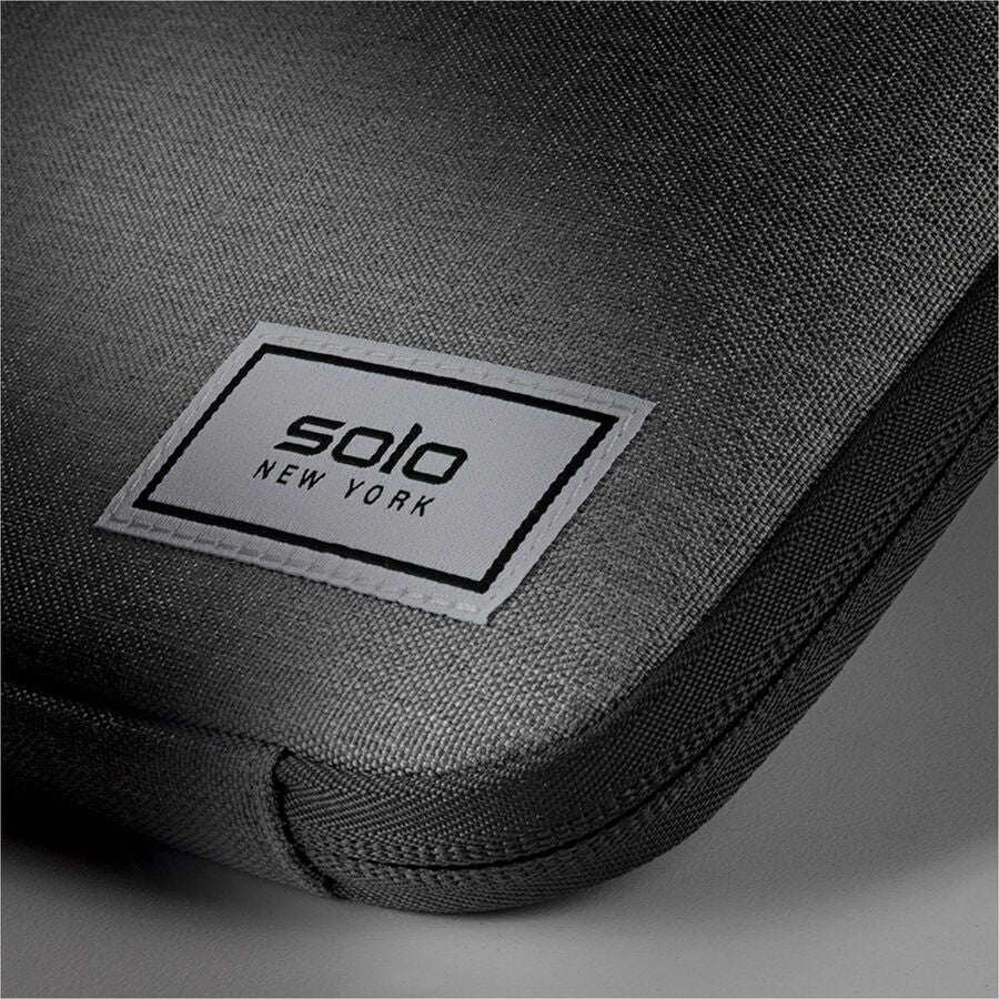 solo-focus-carrying-case-sleeve-for-156-notebook-gray-bump-resistant-damage-resistant-113-height-x-163-width-x-1-depth-1-each_uslubn10510 - 7