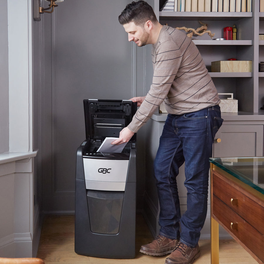 gbc-autofeed+-small-office-shredder-230m-micro-cut-230-sheets-continuous-shredder-micro-cut-8-per-pass-for-shredding-credit-card-paper-clip-staples-paper-p-5-30-minute-run-time-16-gal-wastebin-capacity-black_gbcwsm1757607 - 5