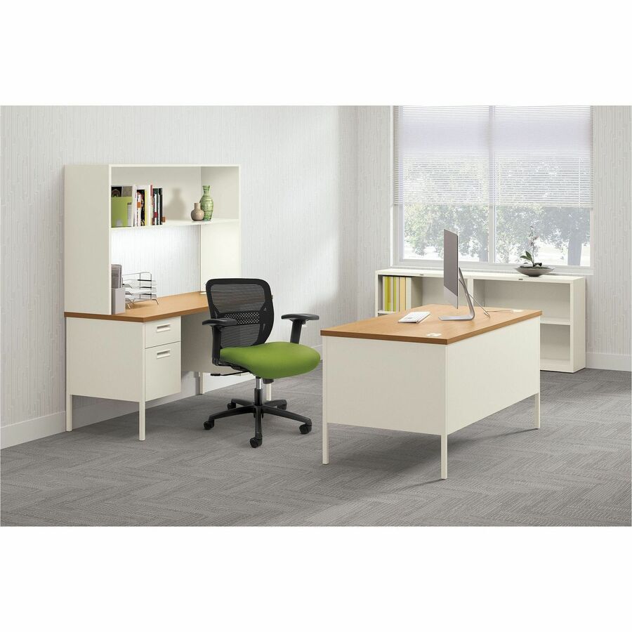 HON Metro Classic HP3276 Pedestal Desk - 4 x Box, File Drawer(s) - Double Pedestal - Square Edge - Finish: Harvest, Putty