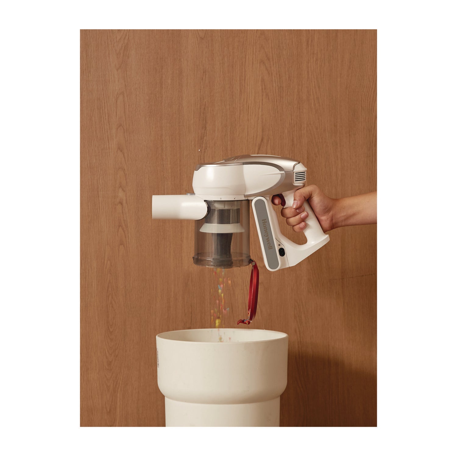 aeromax-elite-vc10-cordless-vacuum-87-cleaning-path-white_hwlhvc10amewt01 - 4