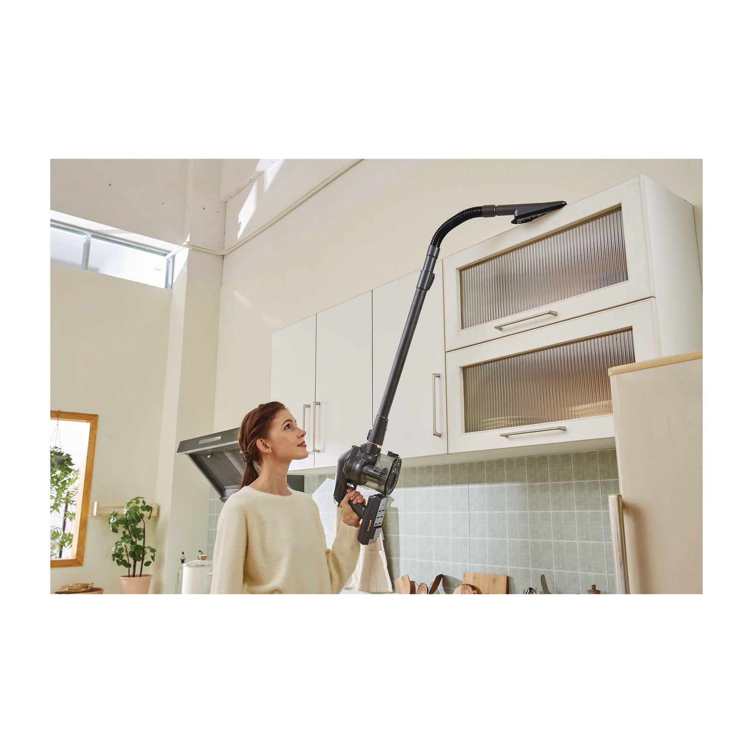 aeromax-pro-vc16-cordless-vacuum-85-cleaning-path-dark-silver_hwlhvc16ampsg01 - 6
