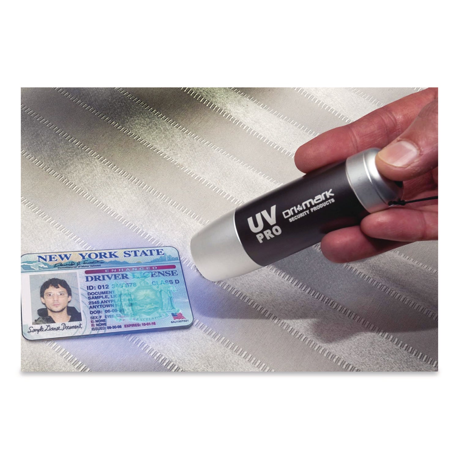 UV Pro Ultraviolet Counterfeit Detecto, UV Light; Watermark, U.S.; Most Foreign Currencies, 7.28 x 3.74 x 4.21, Black/Silver