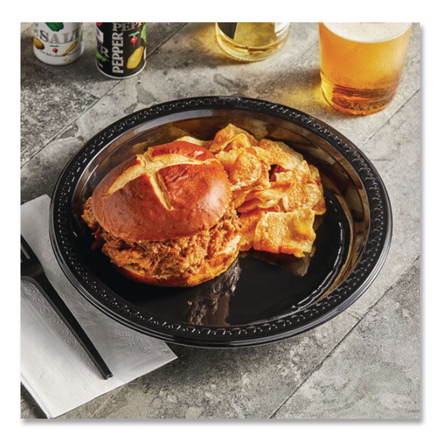 Heavyweight Plastic Plates, 10.25" dia, Black, 125/Pack, 4 Packs/Carton