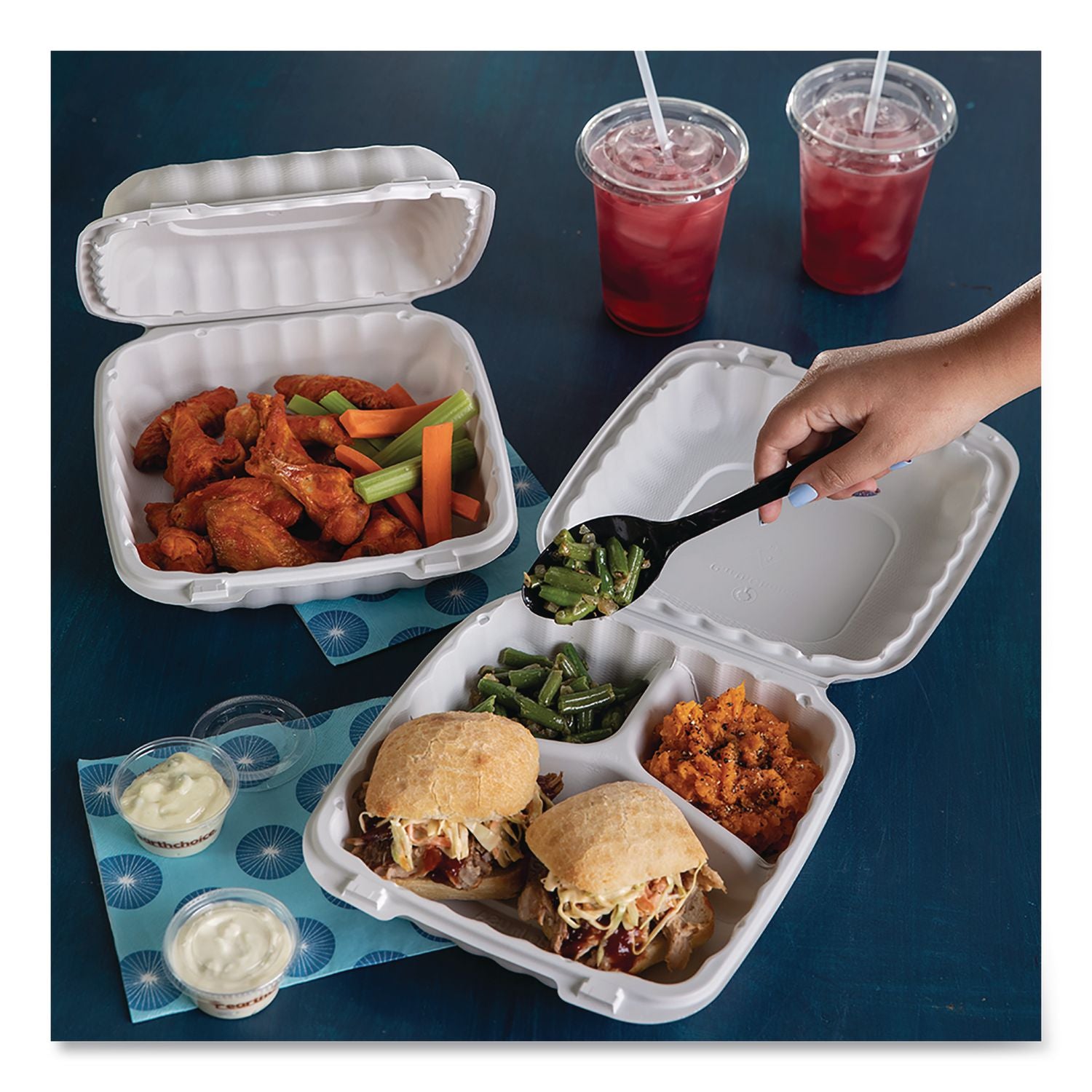 EarthChoice SmartLock Microwavable MFPP Hinged Lid Container, 3-Compartment, 9 x 9 x 3.1, White, Plastic, 120/Carton