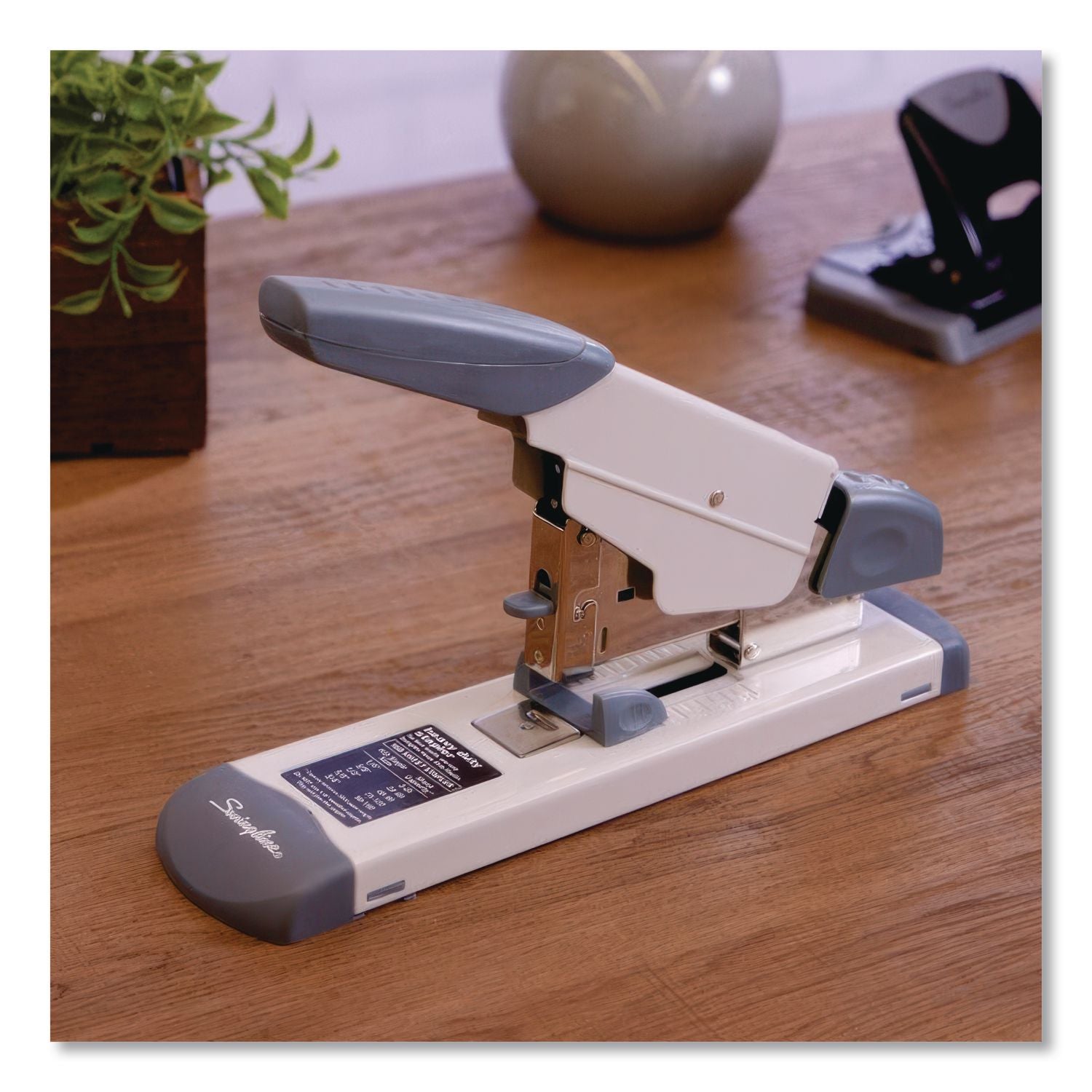 Deluxe Heavy-Duty Stapler, 160-Sheet Capacity, Platinum