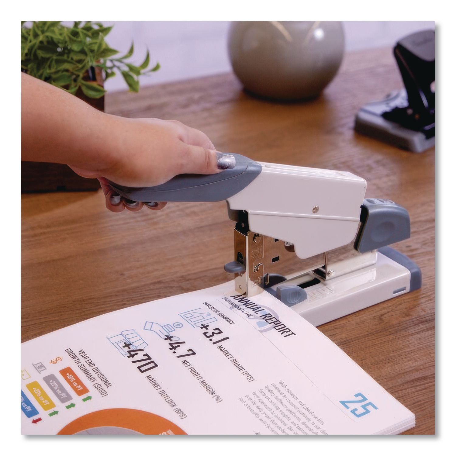 Deluxe Heavy-Duty Stapler, 160-Sheet Capacity, Platinum