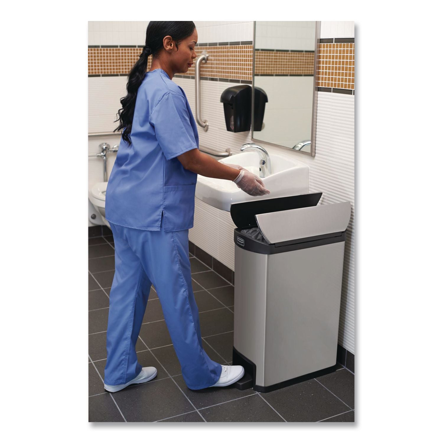 Rubbermaid Commercial Slim Jim Metal 13G End Step Can - 13 gal Capacity - 28.8" Height x 11.6" Width - Stainless Steel, Poly - Black - 1 Each