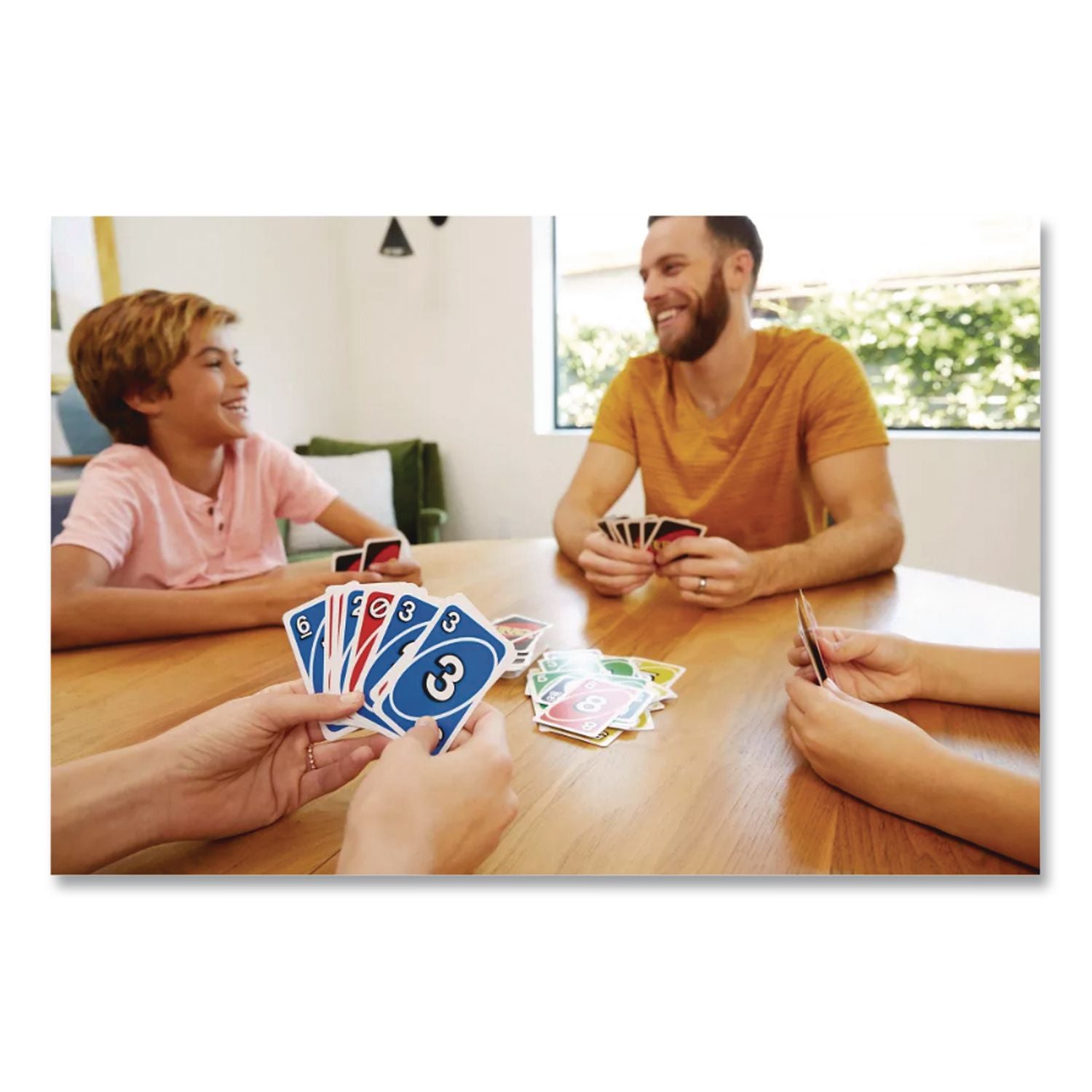 Mattel UNO Card Game - Classic Card Game - Great Group Game - Fast Fun for Everyone!