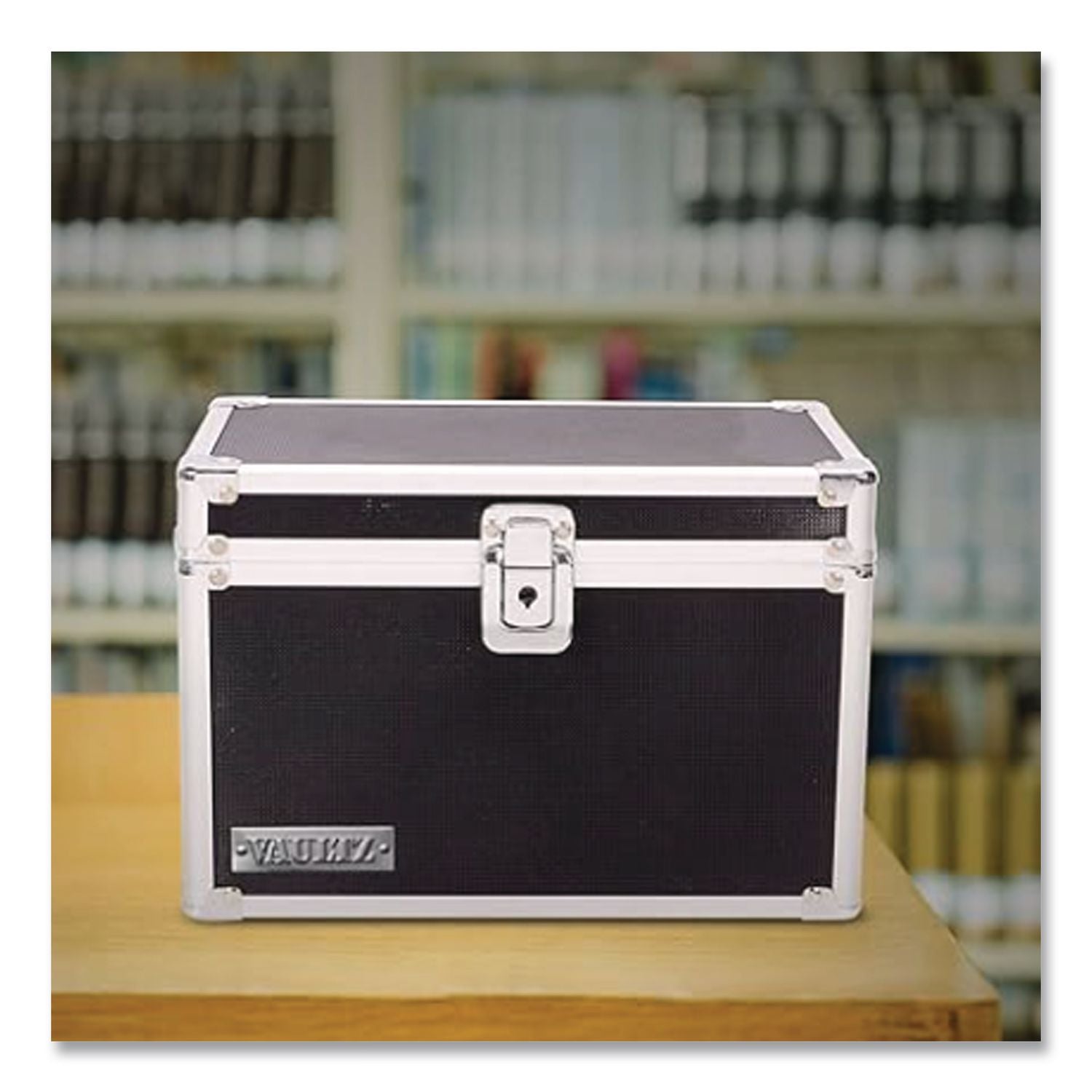 Vaultz Locking Index Card File with Flip Top, Holds 450 4 x 6 Cards, 7 x 5 x 5, Black