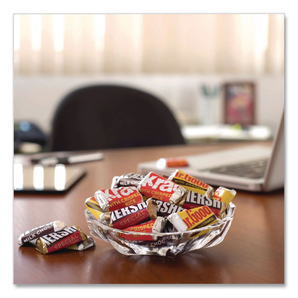Miniatures Variety Family Pack, Assorted Chocolates, 17.6 oz Bag, Ships in 1-3 Business Days