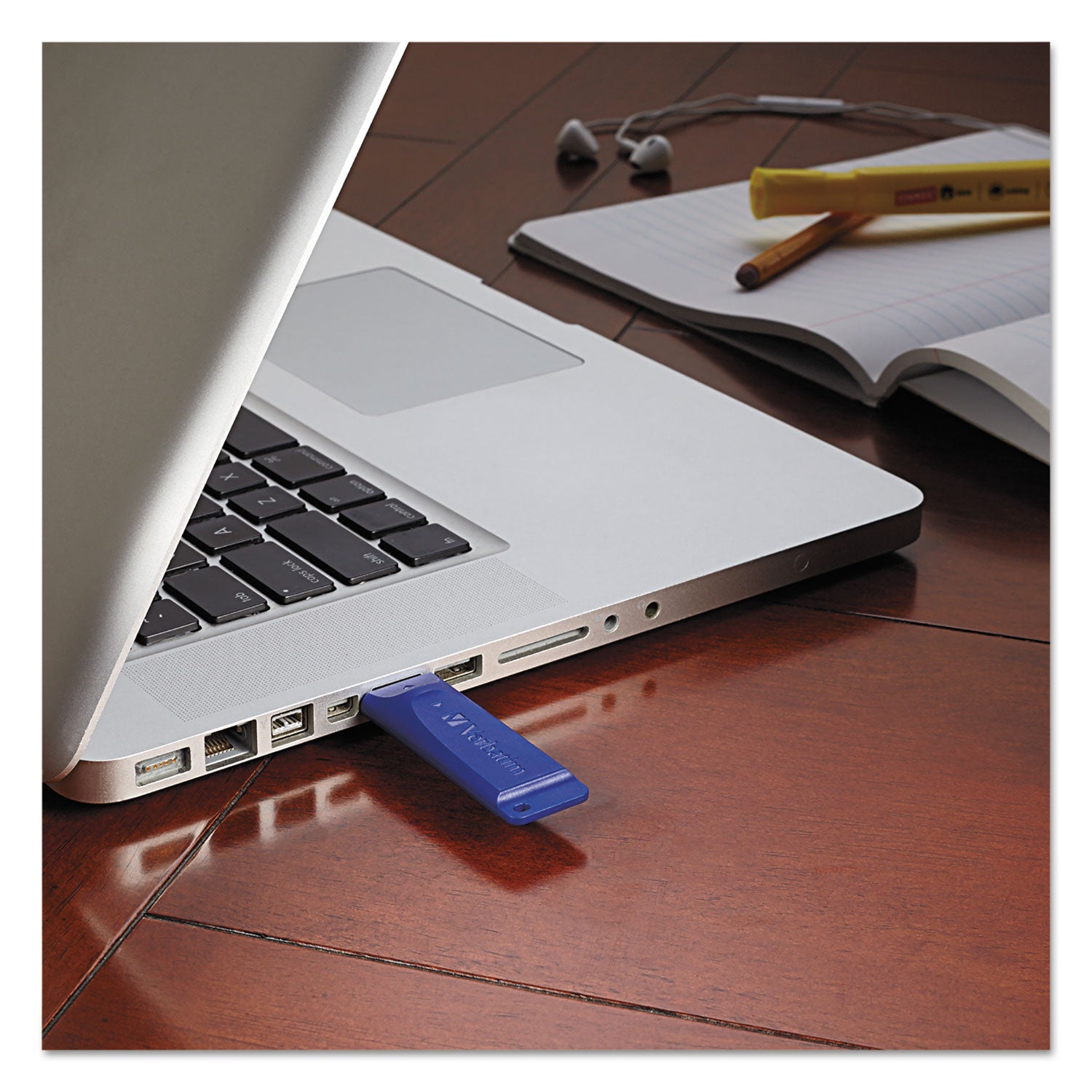 Classic USB 2.0 Flash Drive, 8 GB, Blue - 3