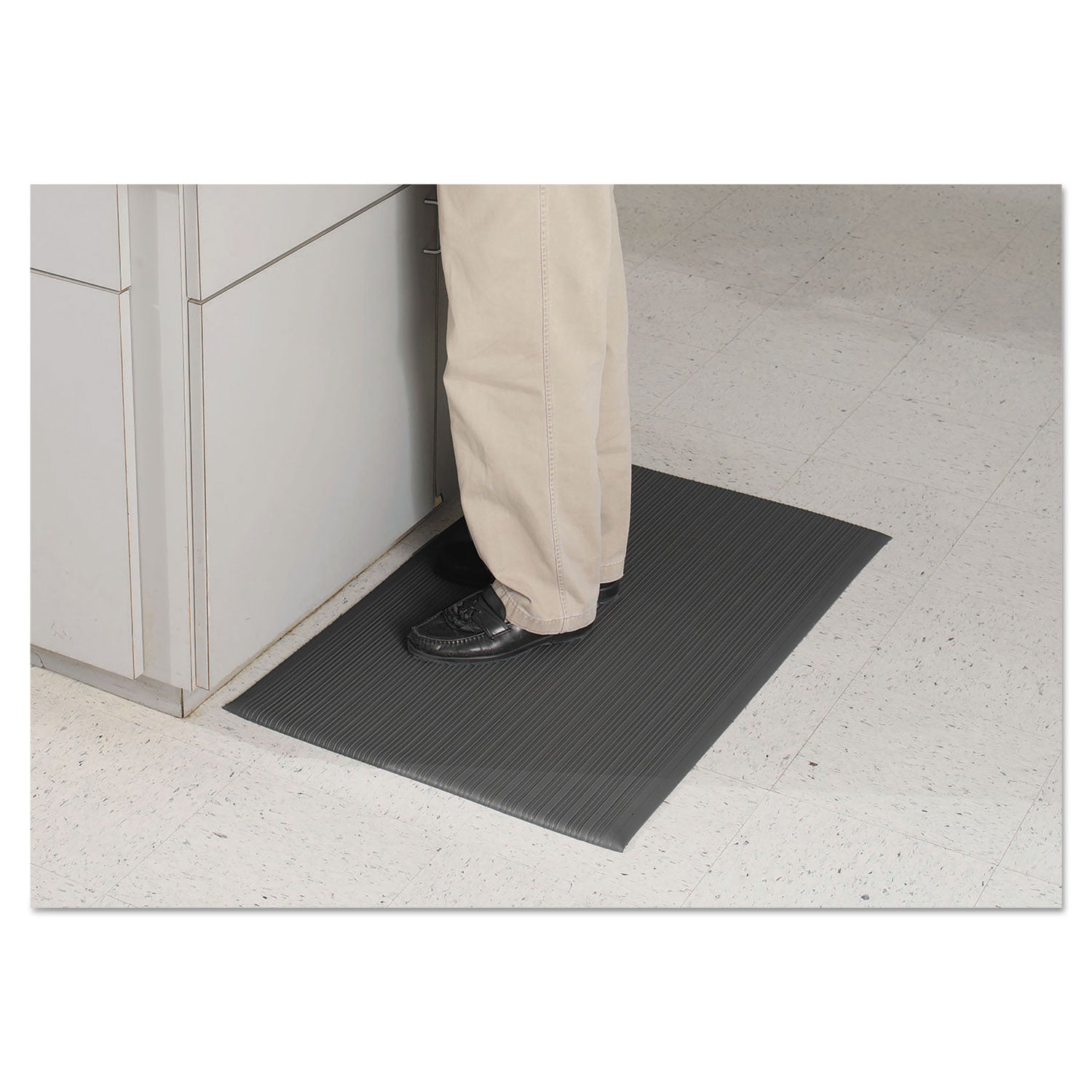 Air Step Antifatigue Mat, Polypropylene, 24 x 36, Black - 