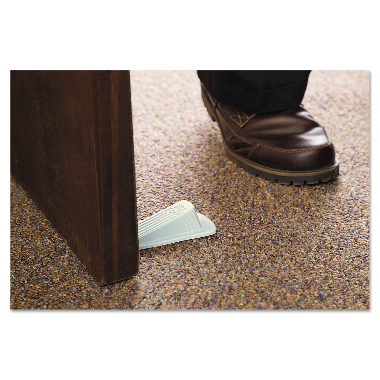 big-foot-doorstop-no-slip-rubber-wedge-225w-x-475d-x-125h-beige-2-pack_mas00975 - 4