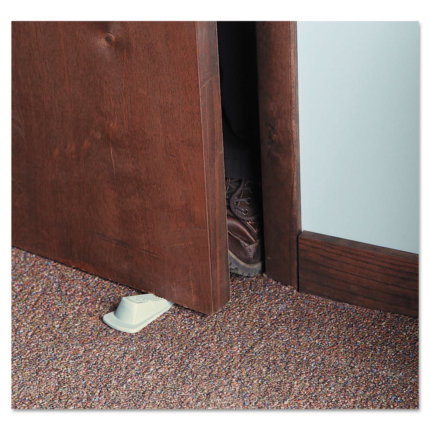 big-foot-doorstop-no-slip-rubber-wedge-225w-x-475d-x-125h-beige-2-pack_mas00975 - 5