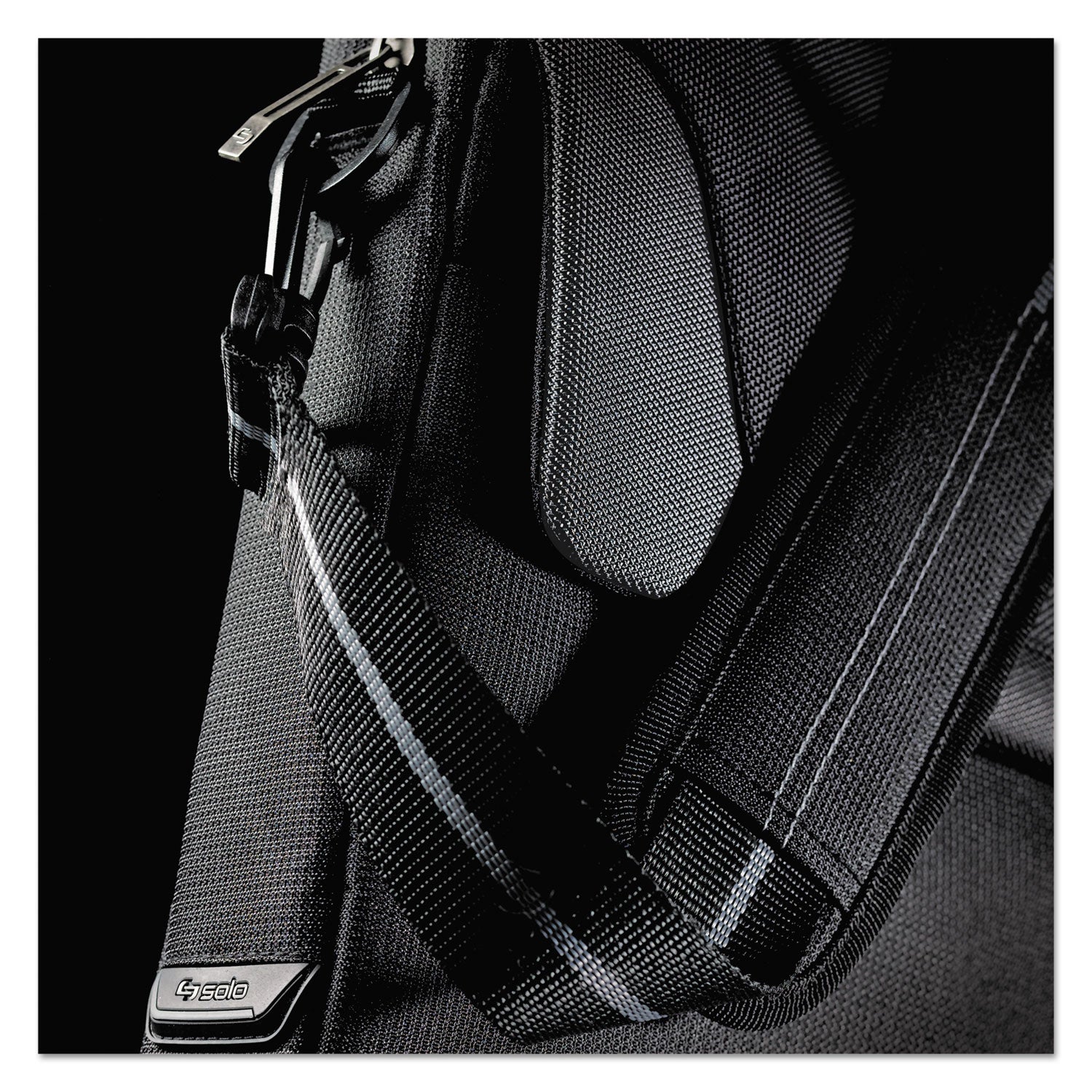 Pro Slim Brief, Fits Devices Up to 14.1", Polyester, 14 x 1.5 x 10.5, Black