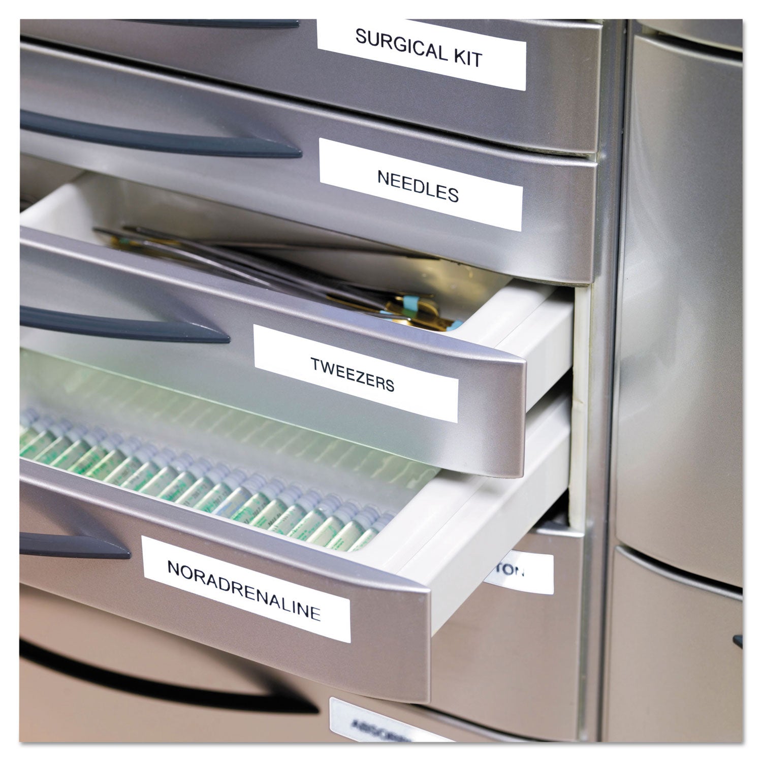 LabelManager 210D Label Maker Kit, 2 Lines, 6.1 x 6.5 x 2.5