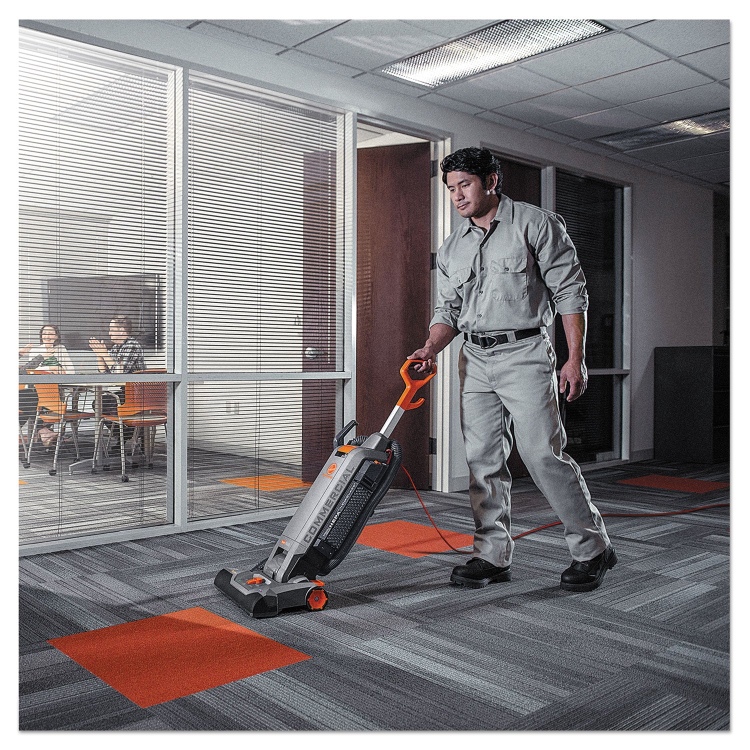 hushtone-vacuum-cleaner-with-intellibelt-15-cleaning-path-gray-orange_hvrch54115 - 4