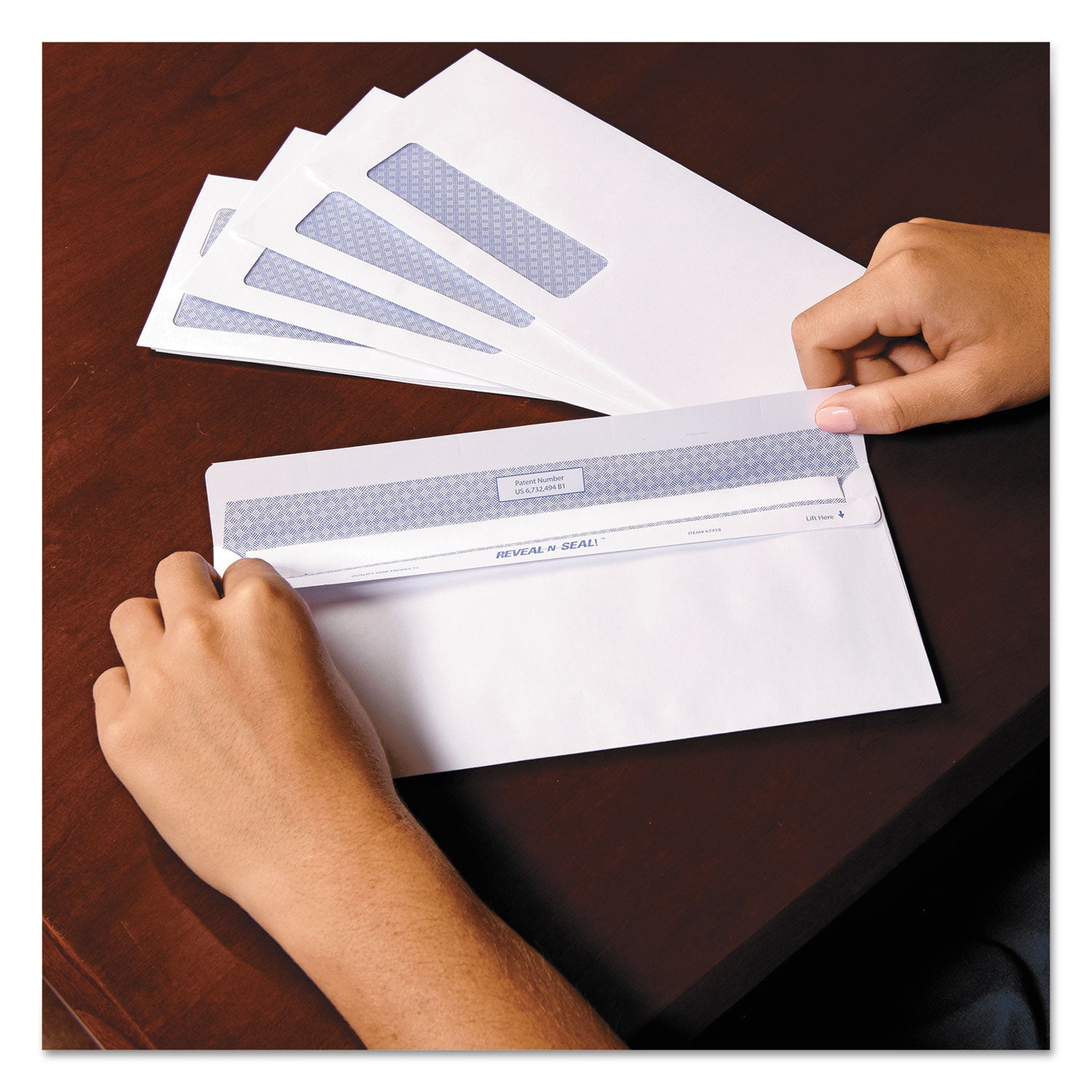 Reveal-N-Seal Envelope, #9, Commercial Flap, Self-Adhesive Closure, 3.88 x 8.88, White, 500/Box - 