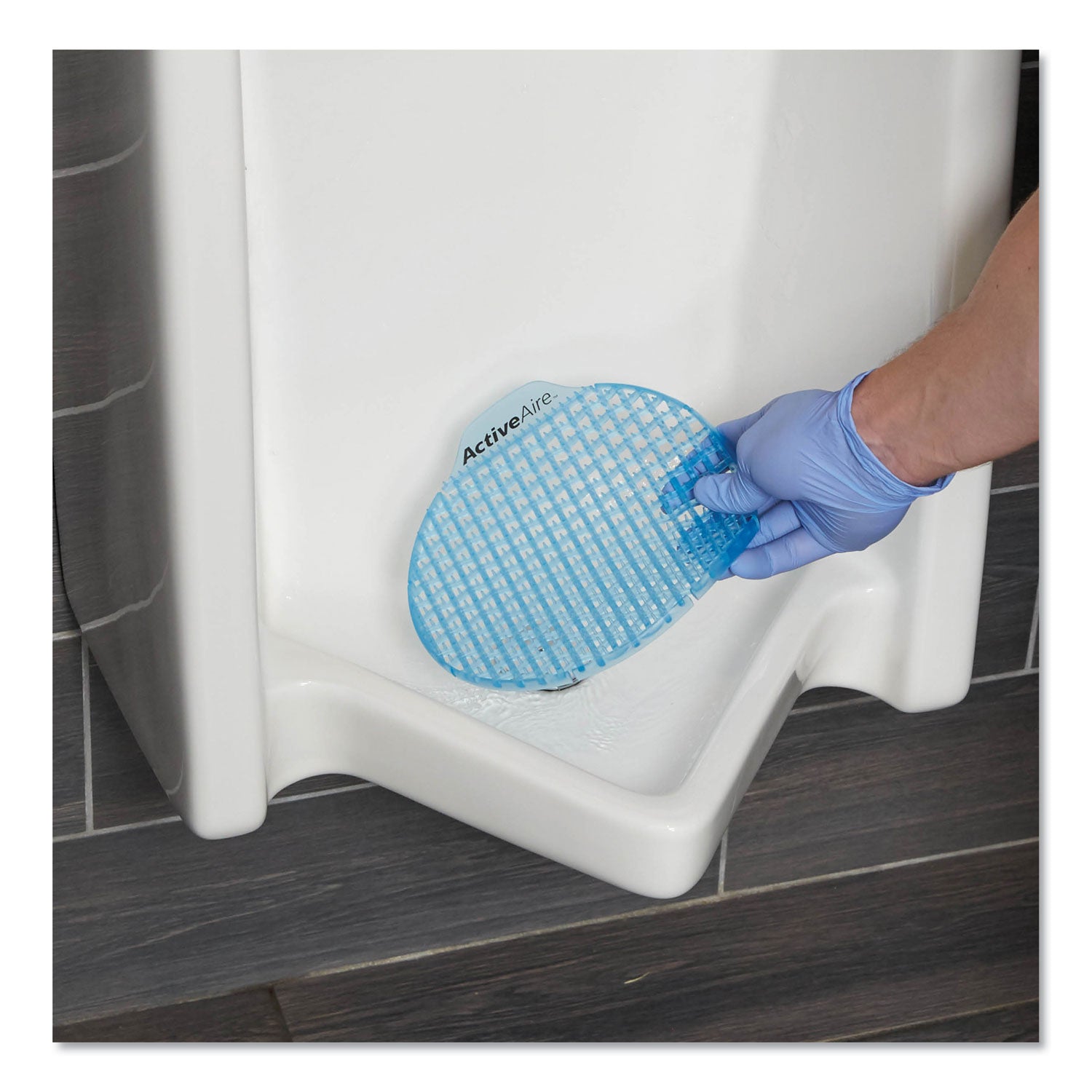 activeaire-deodorizer-urinal-screen-with-side-tab-coastal-breeze-scent-blue-12-carton_gpc48260 - 4