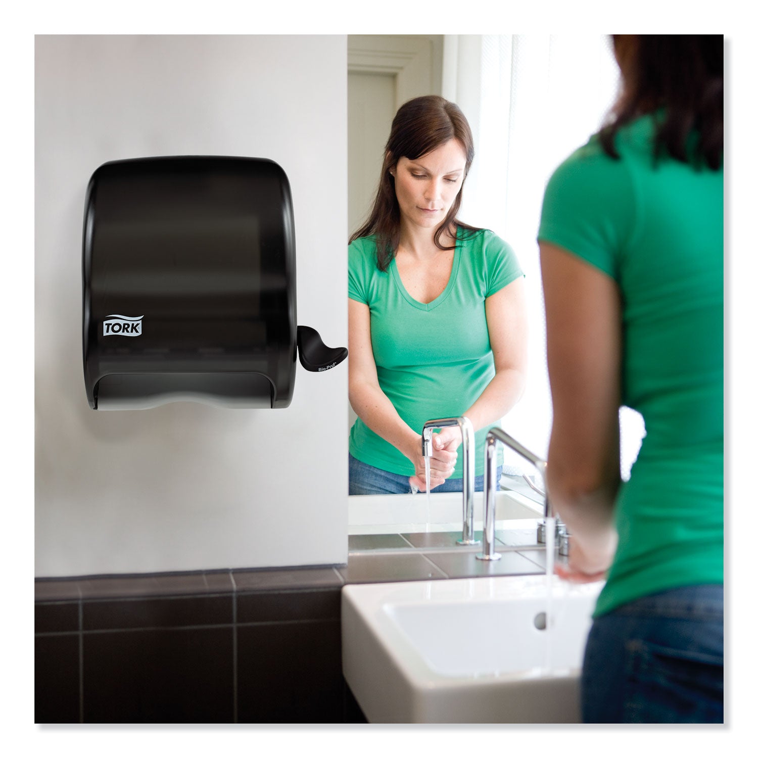 compact-hand-towel-roll-dispenser-1249-x-86-x-1282-smoke_trk83tr - 8