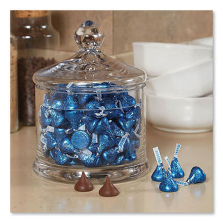 kisses-milk-chocolate-dark-blue-wrappers-667-oz-bag_hrs60194 - 4
