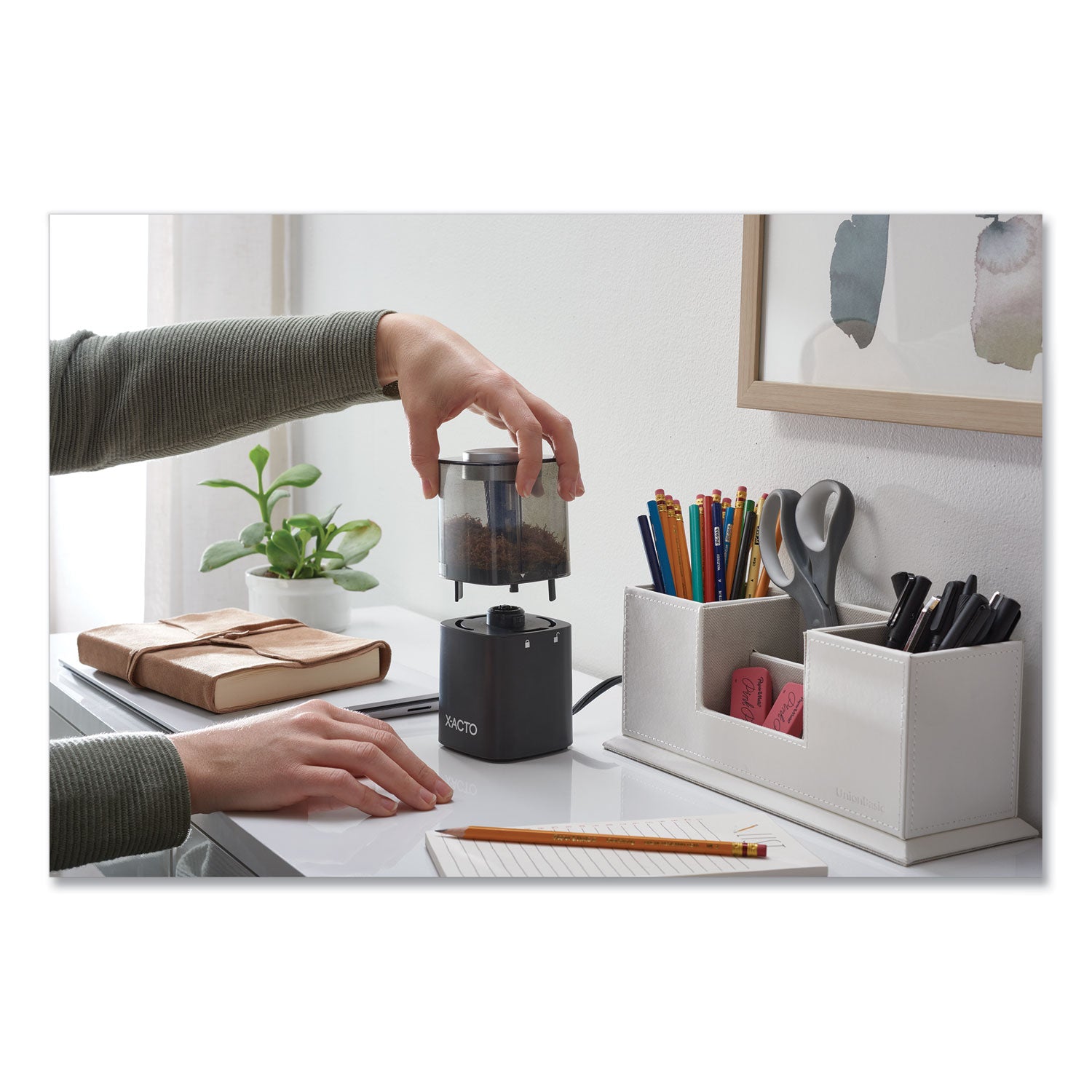 model-1799-powerhouse-office-electric-pencil-sharpener-ac-powered-3-x-3-x-7-black-silver-smoke_epi1799x - 7