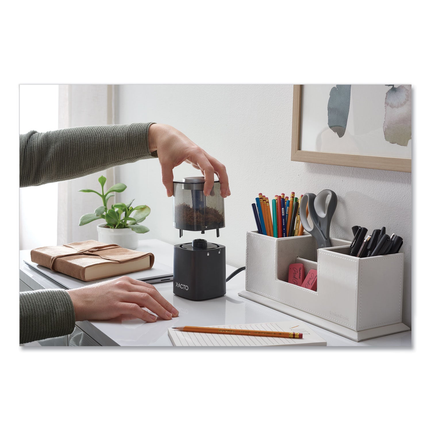 Model 1799 Powerhouse Office Electric Pencil Sharpener, AC-Powered, 3 x 3 x 7, Black/Silver/Smoke