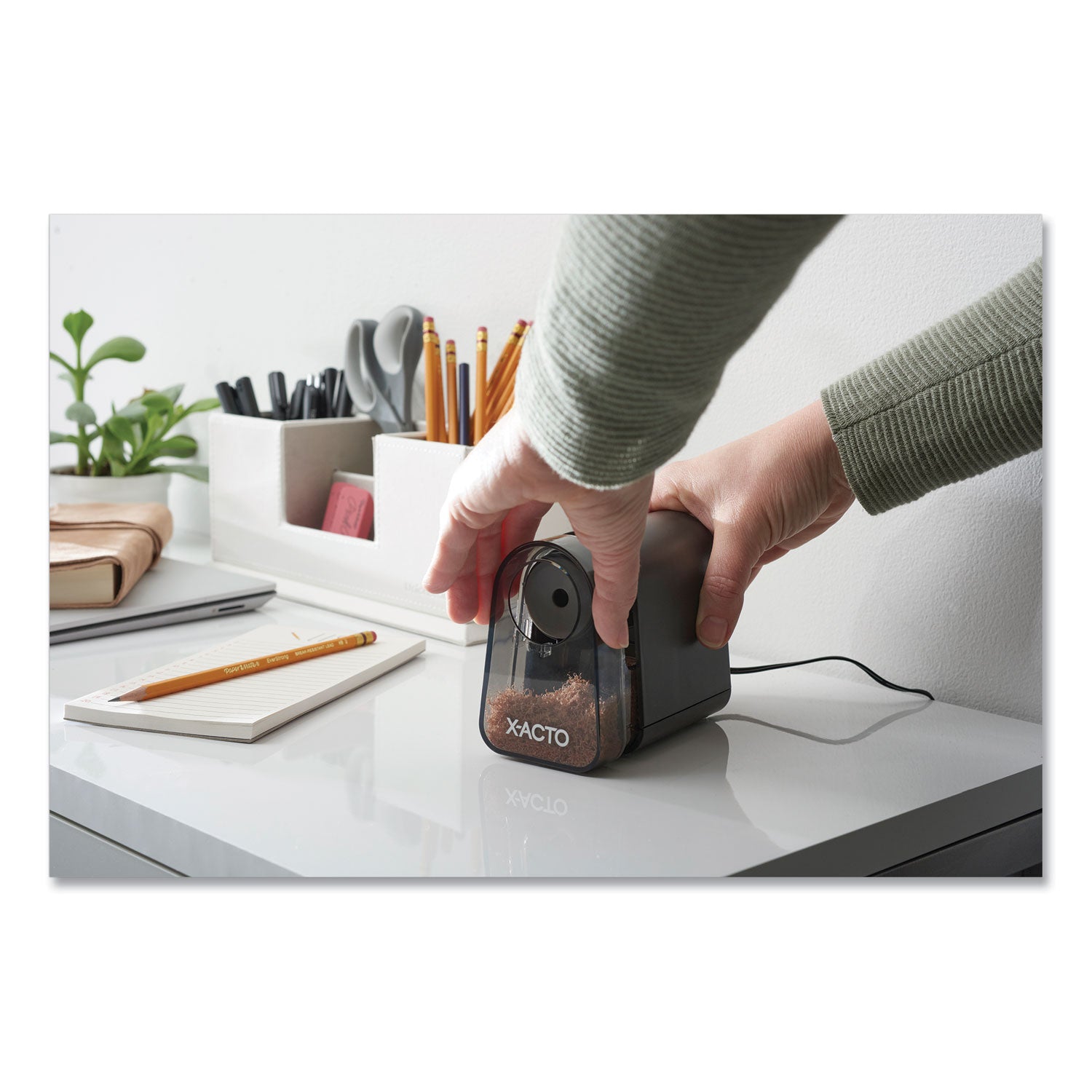 model-19501-mighty-mite-home-office-electric-pencil-sharpener-ac-powered-35-x-55-x-45-black-gray-smoke_epi19501x - 5