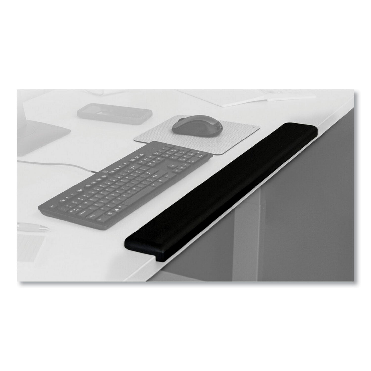 gel-wrist-rest-for-standing-desks-3013-x-325-black_mmmwr200b - 1