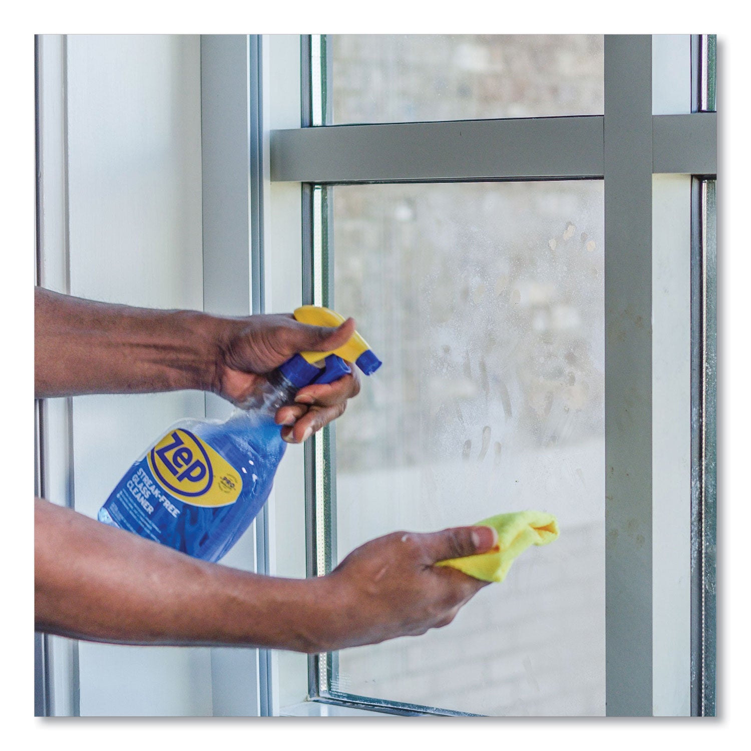 streak-free-glass-cleaner-pleasant-scent-32-oz-spray-bottle-12-carton_zpezu112032ct - 6