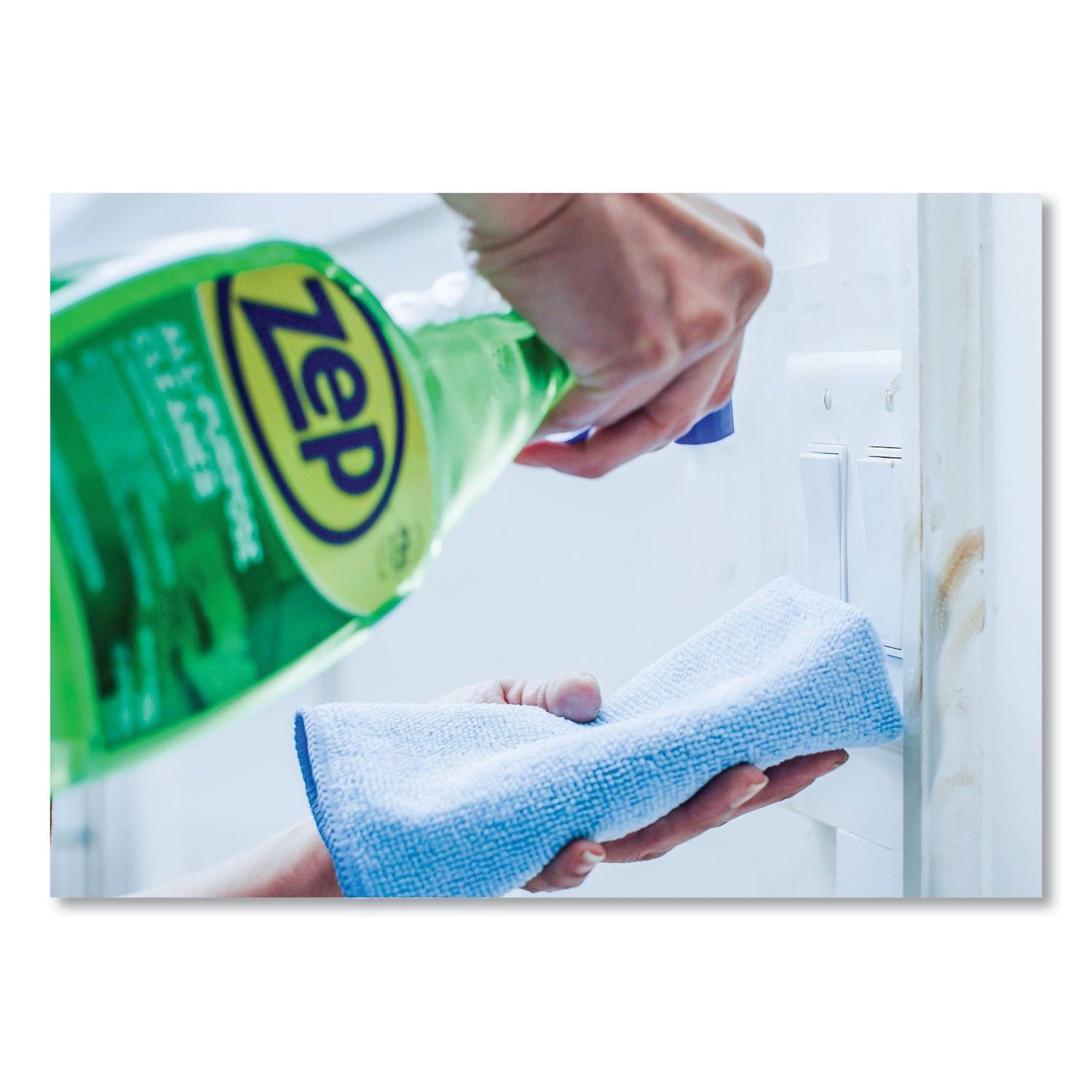 All-Purpose Cleaner and Degreaser, Fresh Scent, 32 oz Spray Bottle, 12/Carton