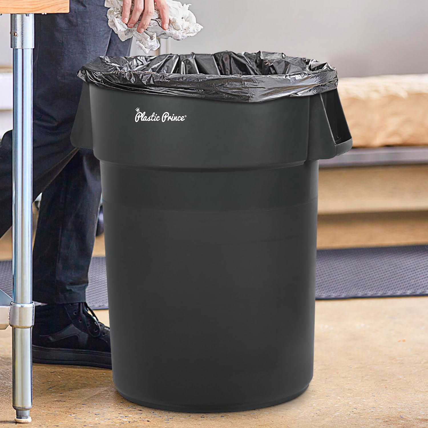 32 Gal Gray Round Trash Can