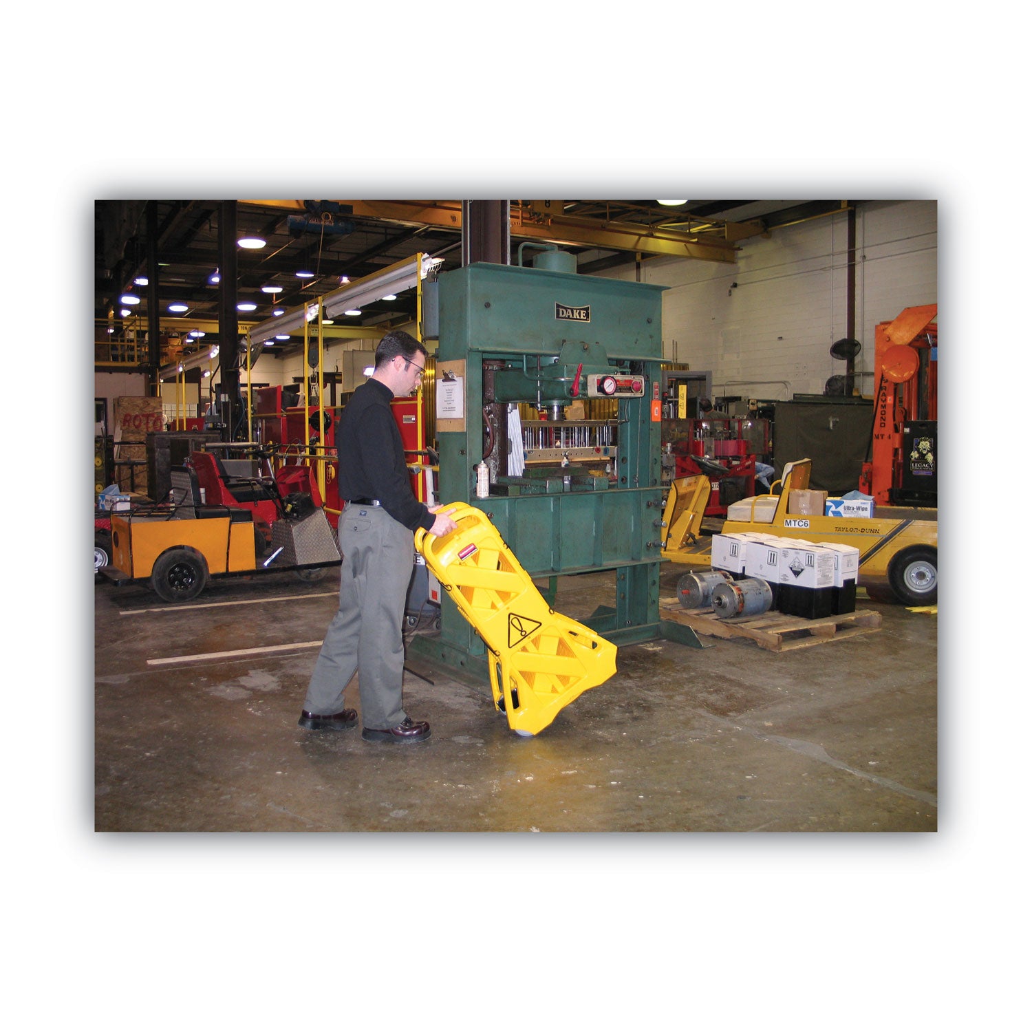 Rubbermaid Mobile Expandable Barrier, Sold as 1 Each