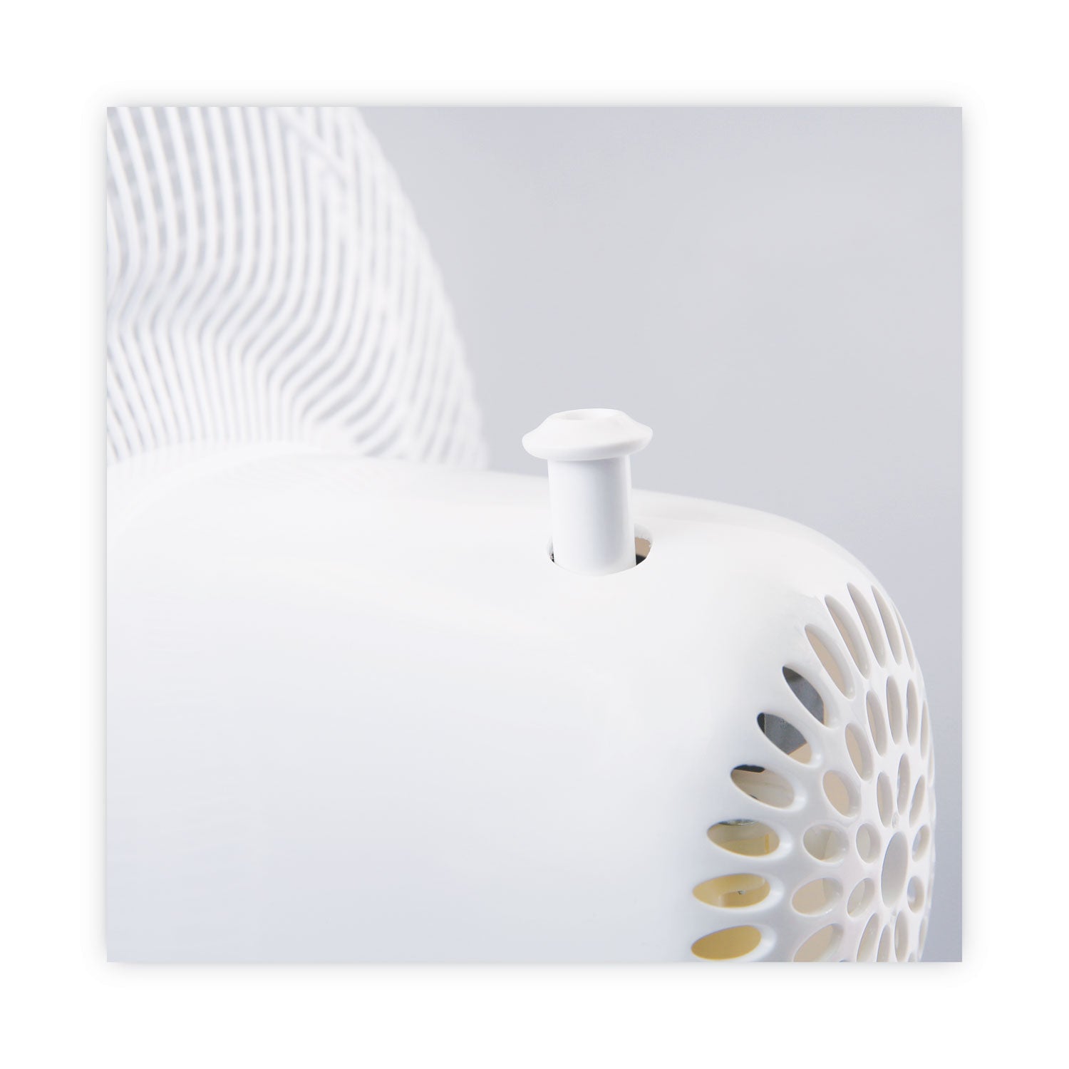 12-3-speed-oscillating-desk-fan-plastic-white_alefan122w - 6