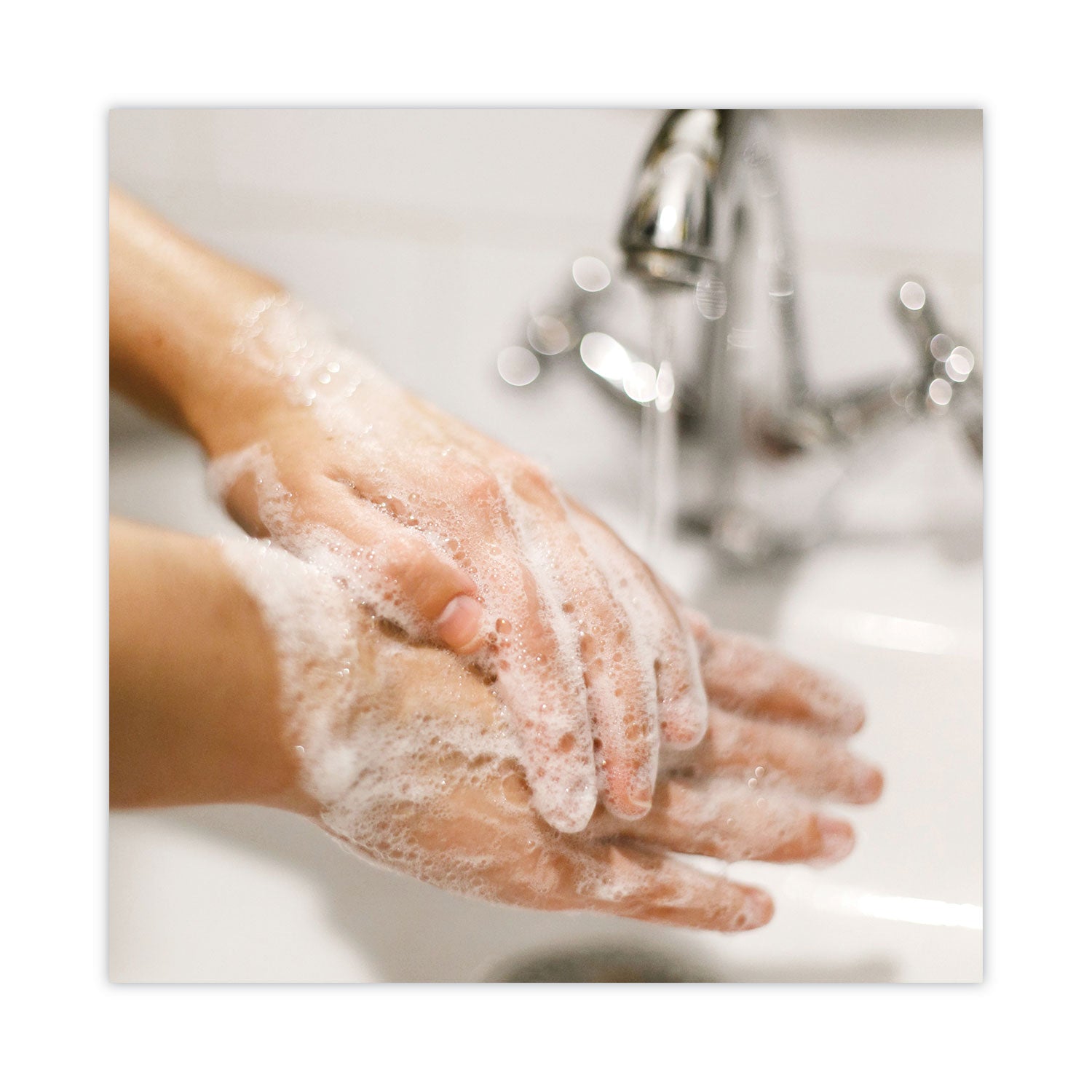 basics-mp-free-liquid-hand-soap-honeysuckle-378-l-refill-bottle_dia33809ea - 2