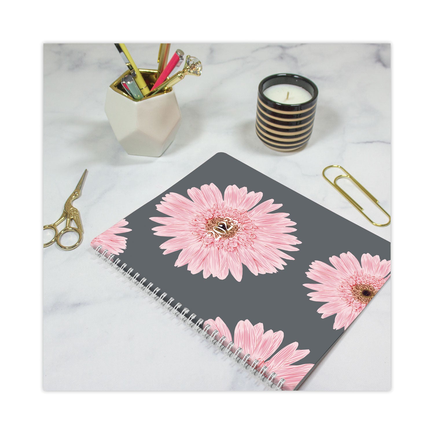 essential-collection-14-month-ruled-monthly-planner-888-x-713-daisy-black-pink-cover-14-month-dec-to-jan-2023-to-2025_redcb1200g05 - 3
