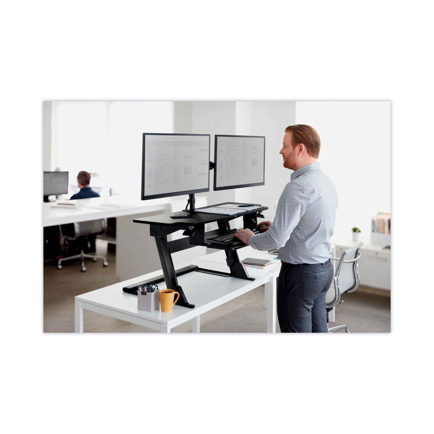 dual-monitor-mount-for-27-monitors-360-degree-rotation-+45-degree-45-degree-tilt-90-degree-pan-black-supports-20-lb_mmmmm200b - 7