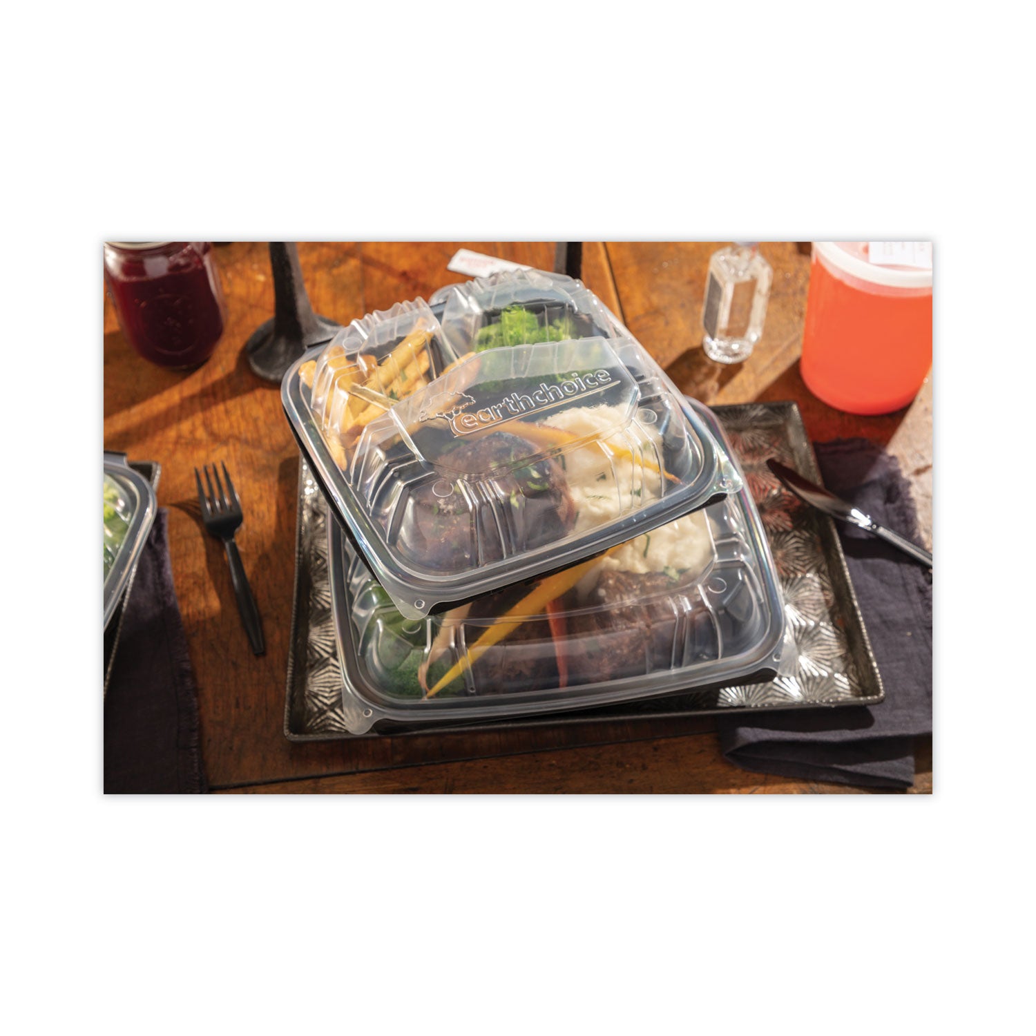 earthchoice-vented-dual-color-microwavable-hinged-lid-container-3-comp-base-lid-34-oz-105x95x3-blk-clr-plastic-132-ct_pctdc109330b000 - 7