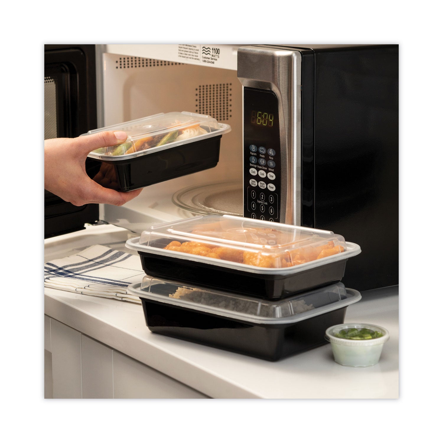 newspring-versatainer-microwavable-containers-28-oz-725-x-5-x-15-black-base-clear-lid-plastic-150-carton_pctnc868b - 5