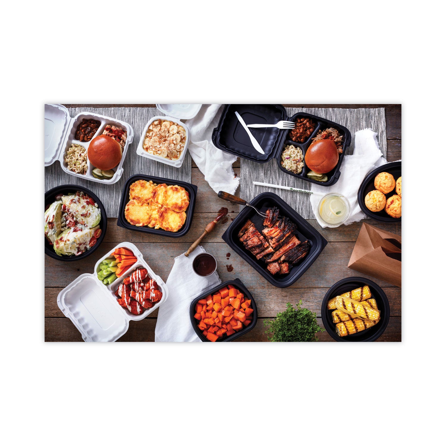 EarthChoice SmartLock Microwavable MFPP Hinged Lid Container, 3-Compartment, 8.3 x 8.3 x 3.4, Black, Plastic, 200/Carton