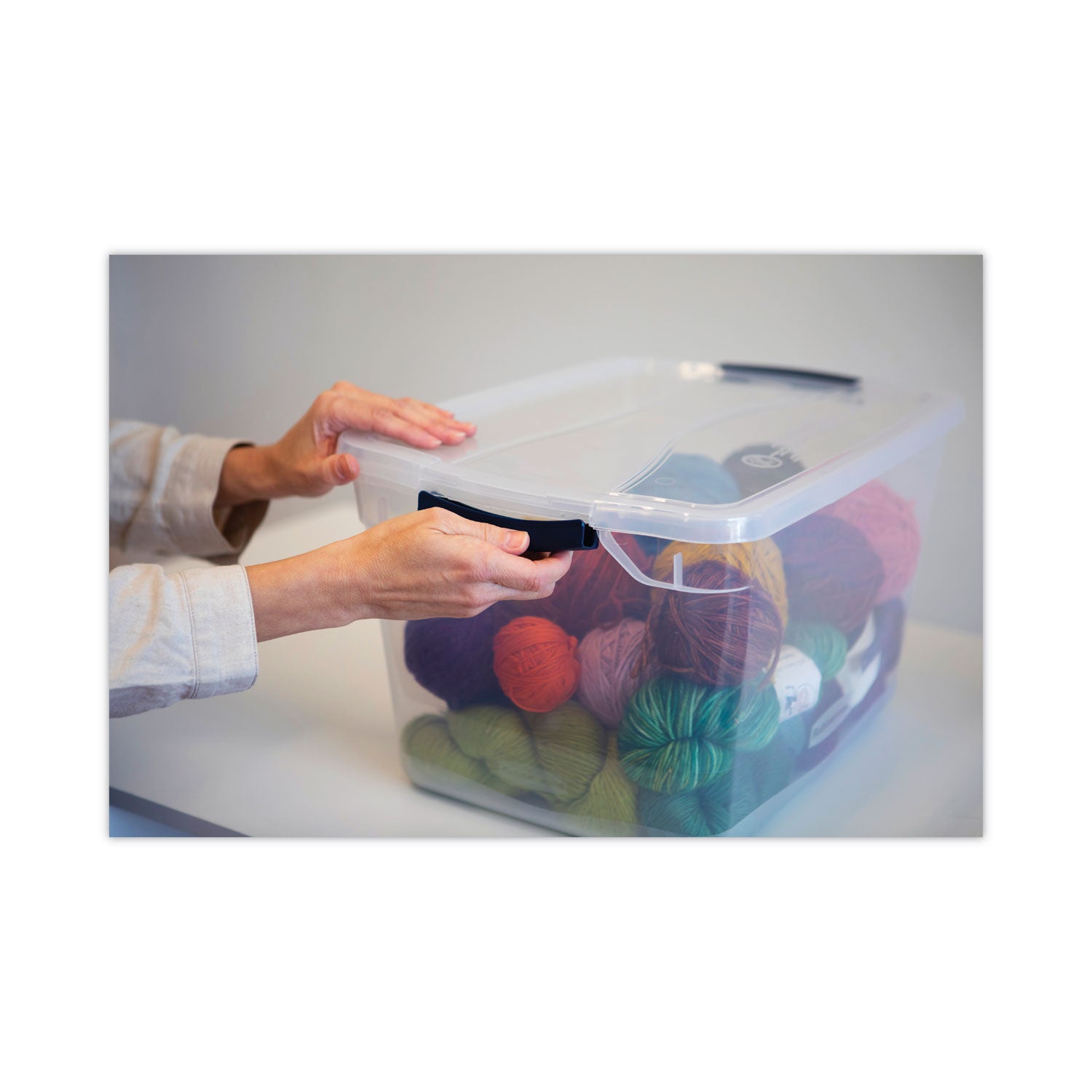 clever-store-basic-latch-lid-container-30-qt-1337-x-1875-x-105-clear_unxrmcc300014 - 3